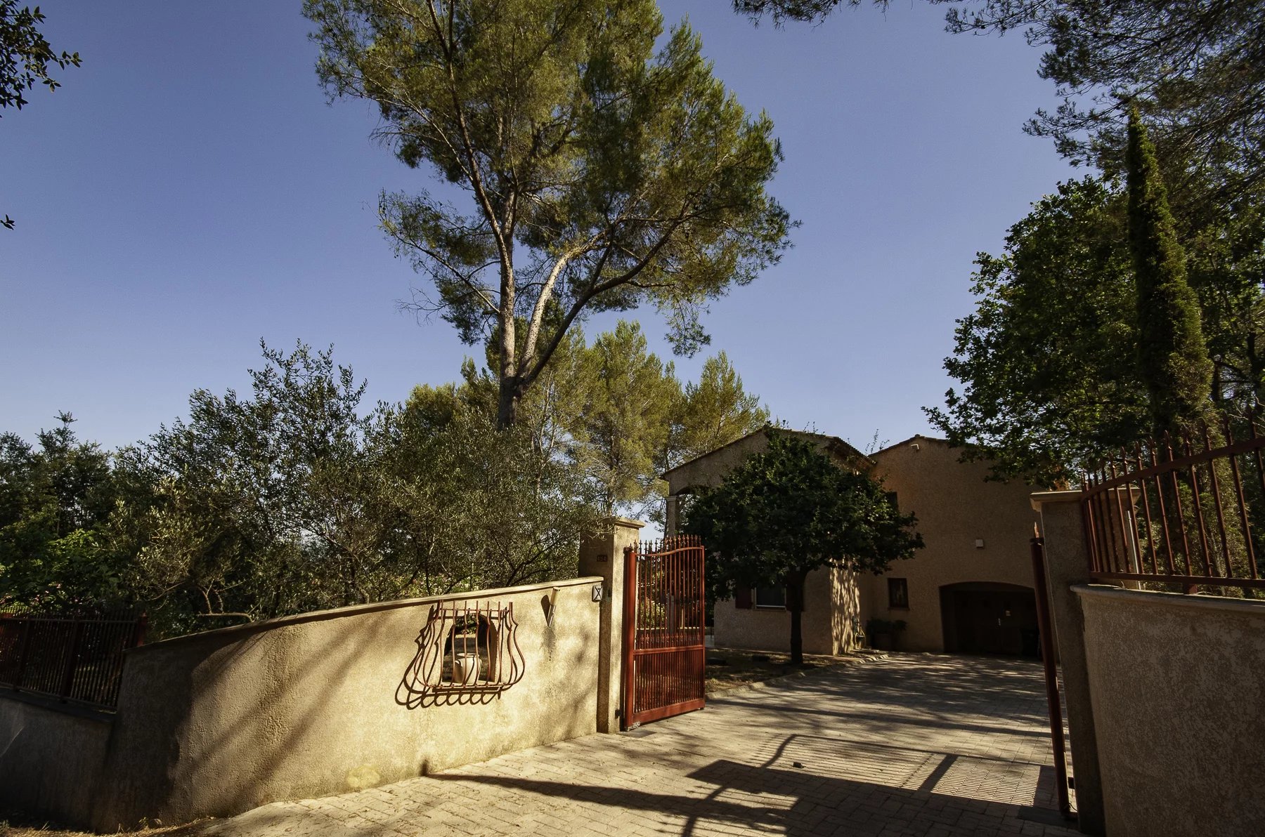 Charming villa with a pool in Montfort-sur-Argens