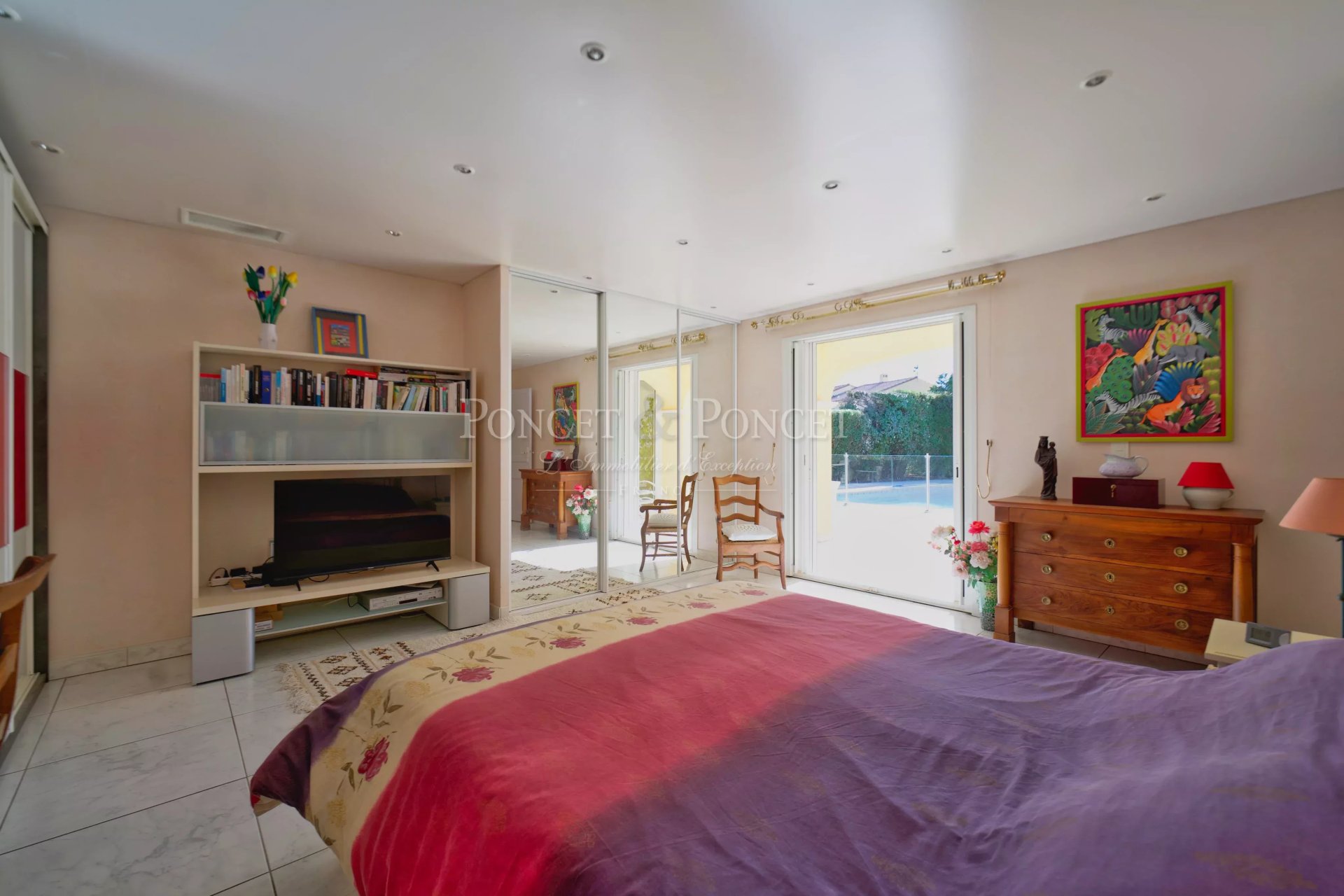 4 Bedroom Villa/Townhouse's Image 8