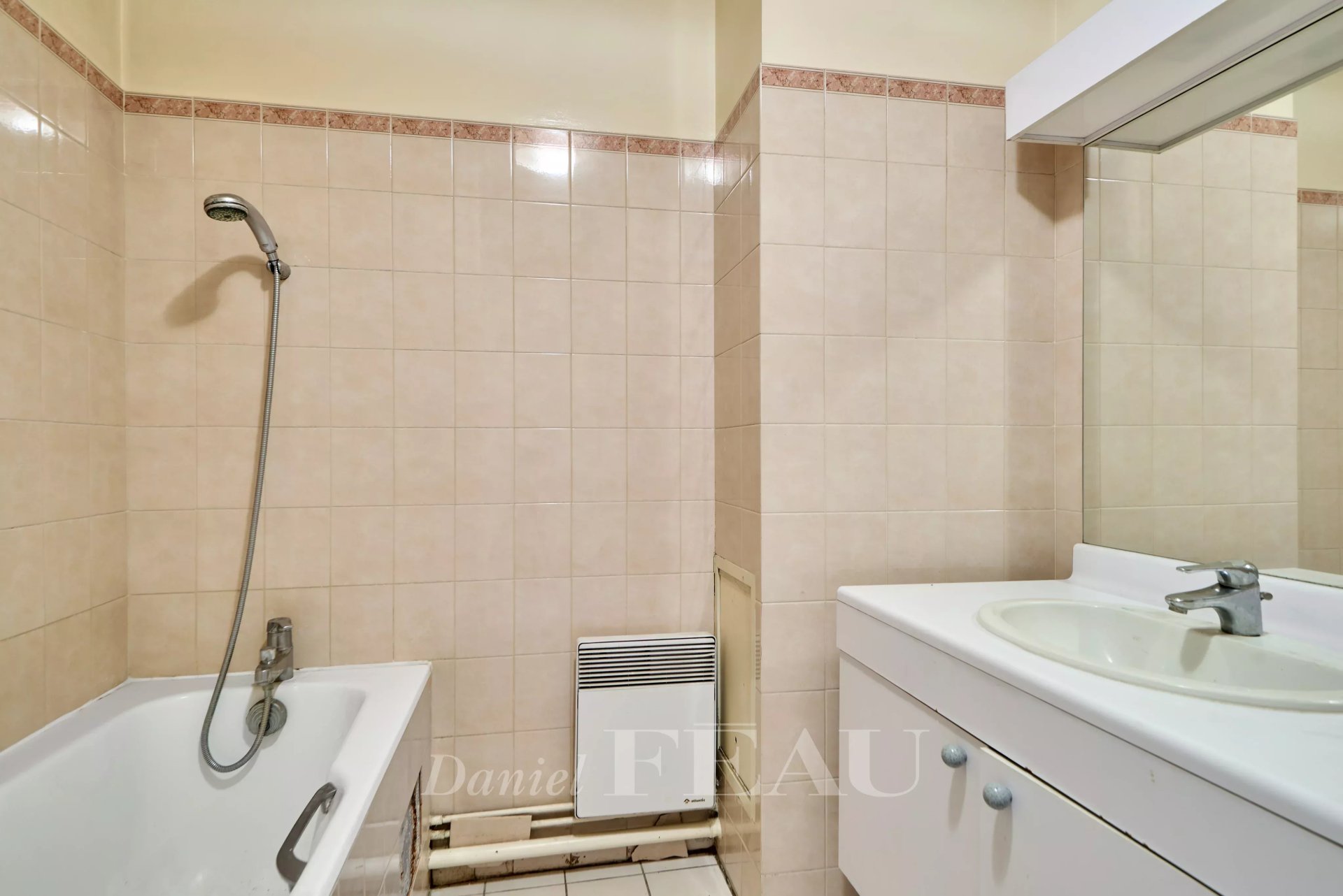 3 Bedroom Apartment/Flat's Image 6