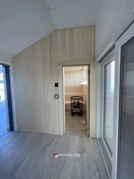 3 Bedroom Apartment/Flat's Image 3