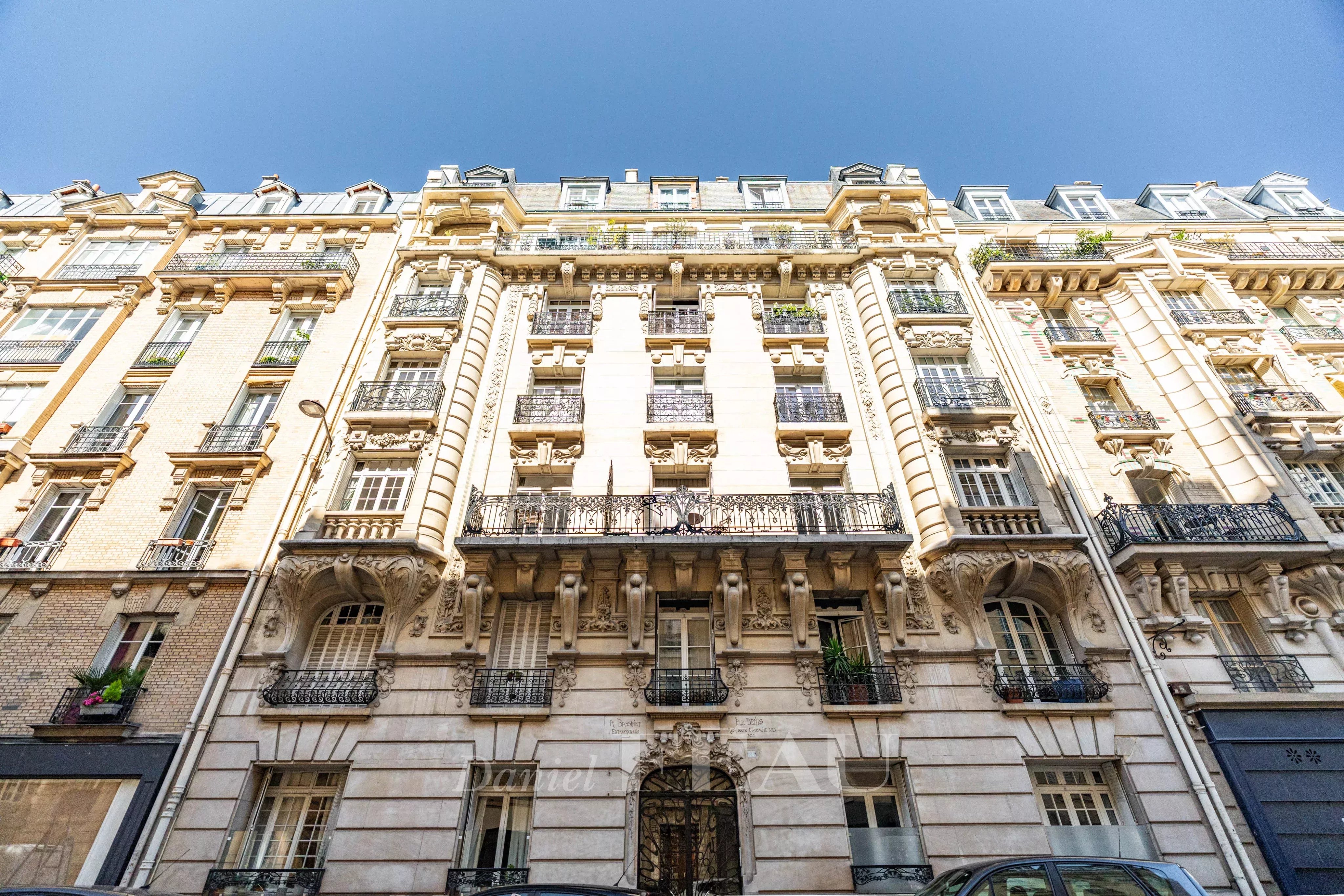 Sale Apartment Paris 15th