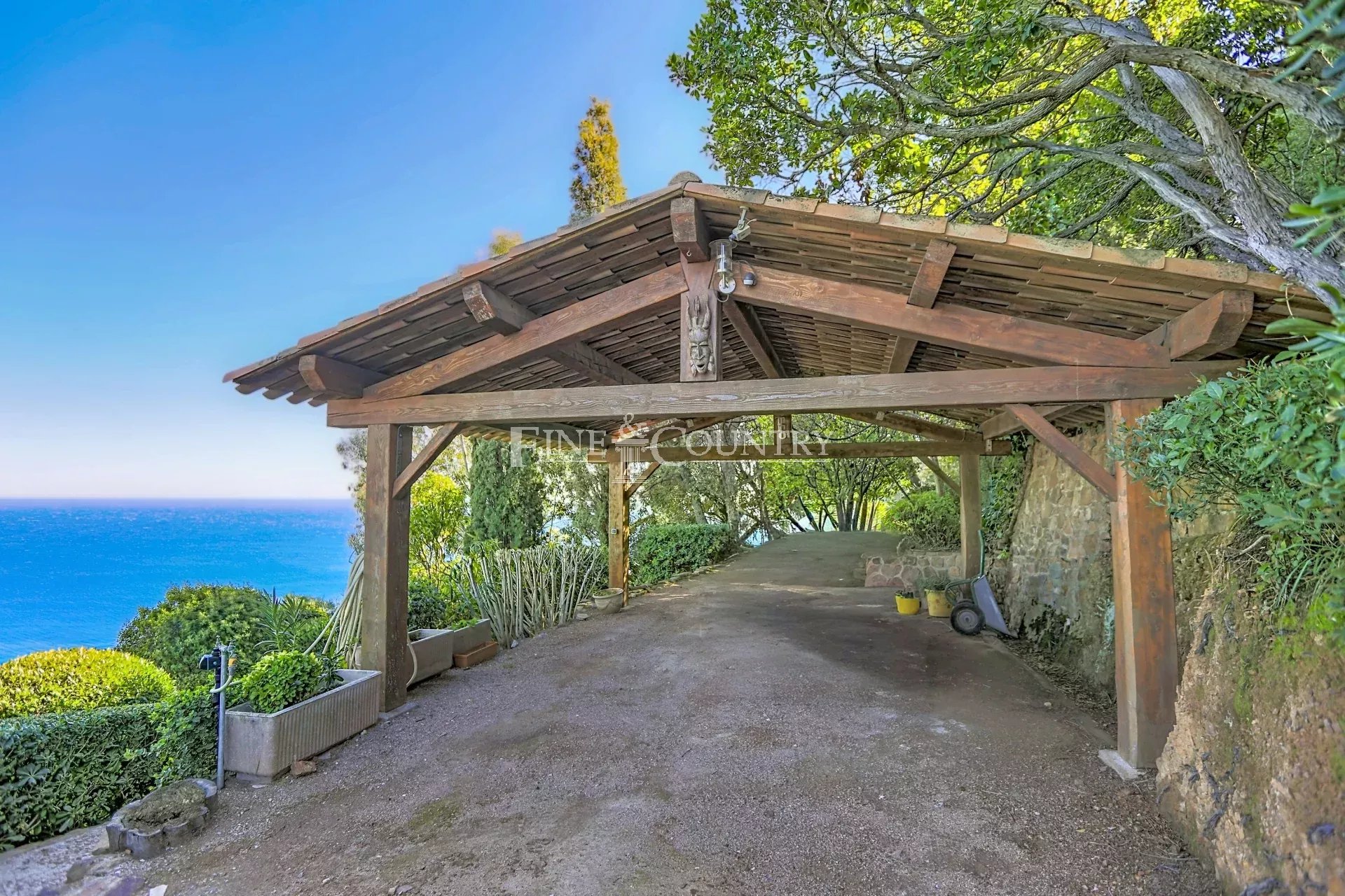 Photo of Villa for sale in Théoule-sur-Mer with panoramic sea view