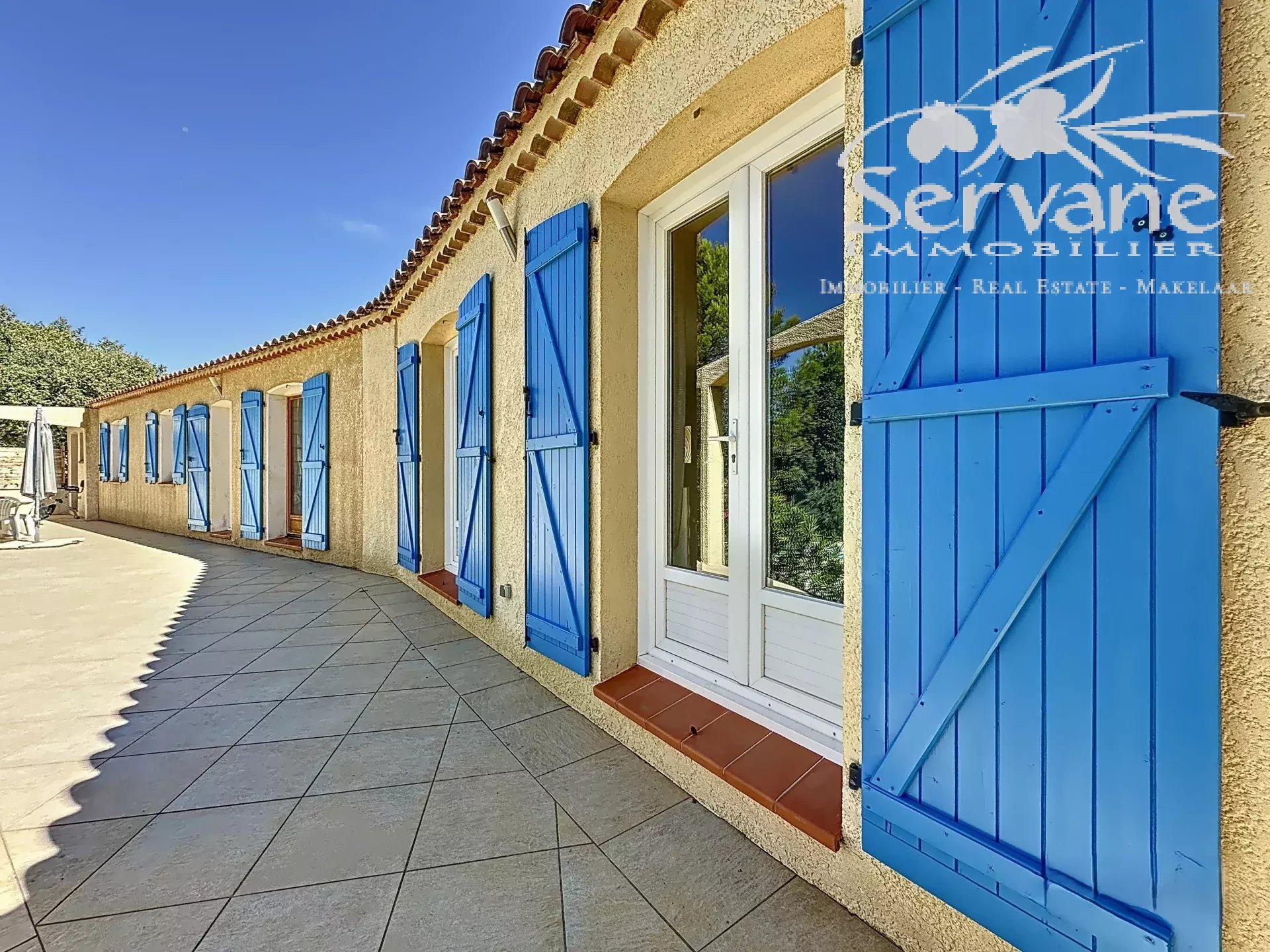 TAVERNES NICE 5 BEDROOMS VILLA IN A PEACEFULL ENVIRONMENT