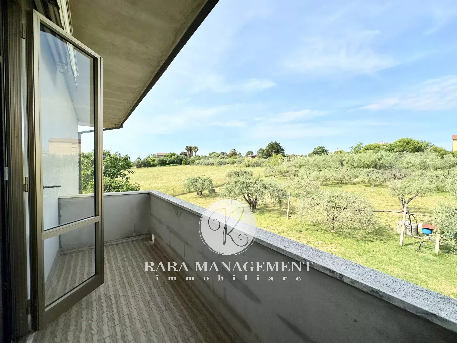PORTO SANT'ELPIDIO, ZONA CRETAROLA | ARREDATO | NO CONDOMINIO | 2 CAMERE MATRIMONIALI | 2 BALCONI | MANSARDA | POSTO AUTO ESCLUSIVO | CORTE ESCLUSIVA | ZONA RESIDENZIALE RISERVATA E BEN SERVITA |