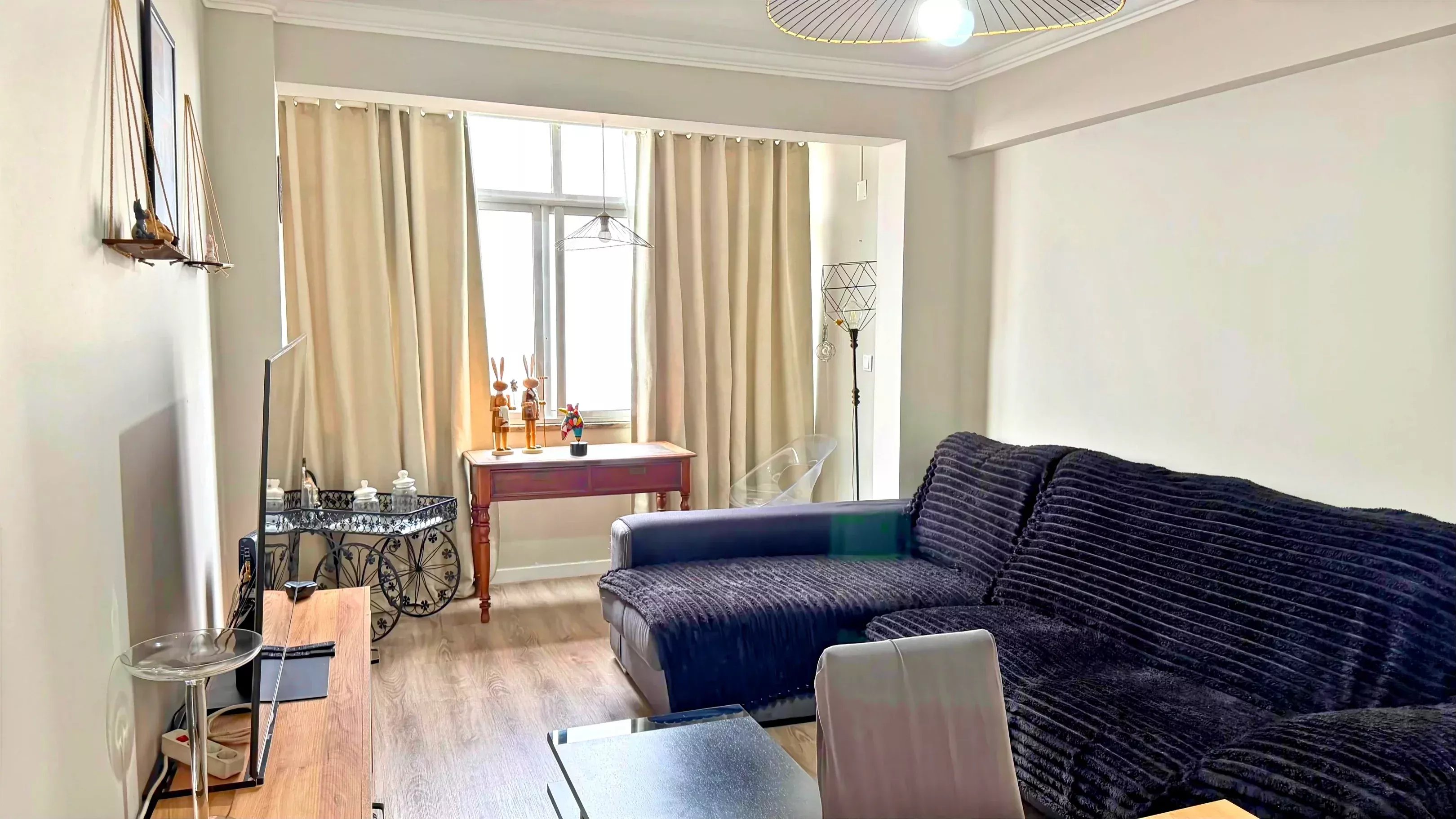 Modern Retreat a Short Walk from Seixal Bay – T2 Arrentela Renovated and Cozy! 87124777 image 3