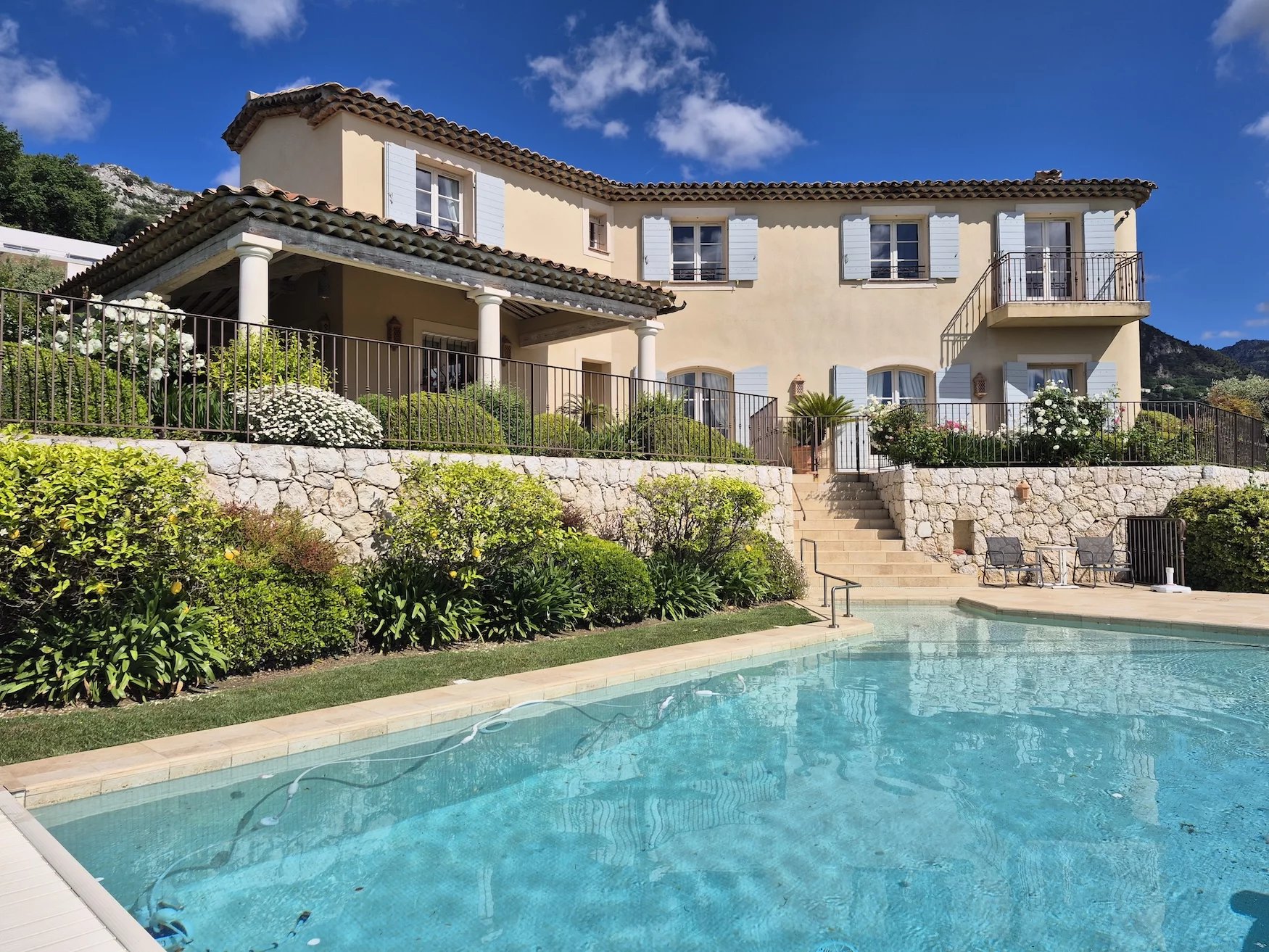 Image of Villa - 4 Bedrooms for Sale in Alpes-Maritimes-Vence-France, Image 2
