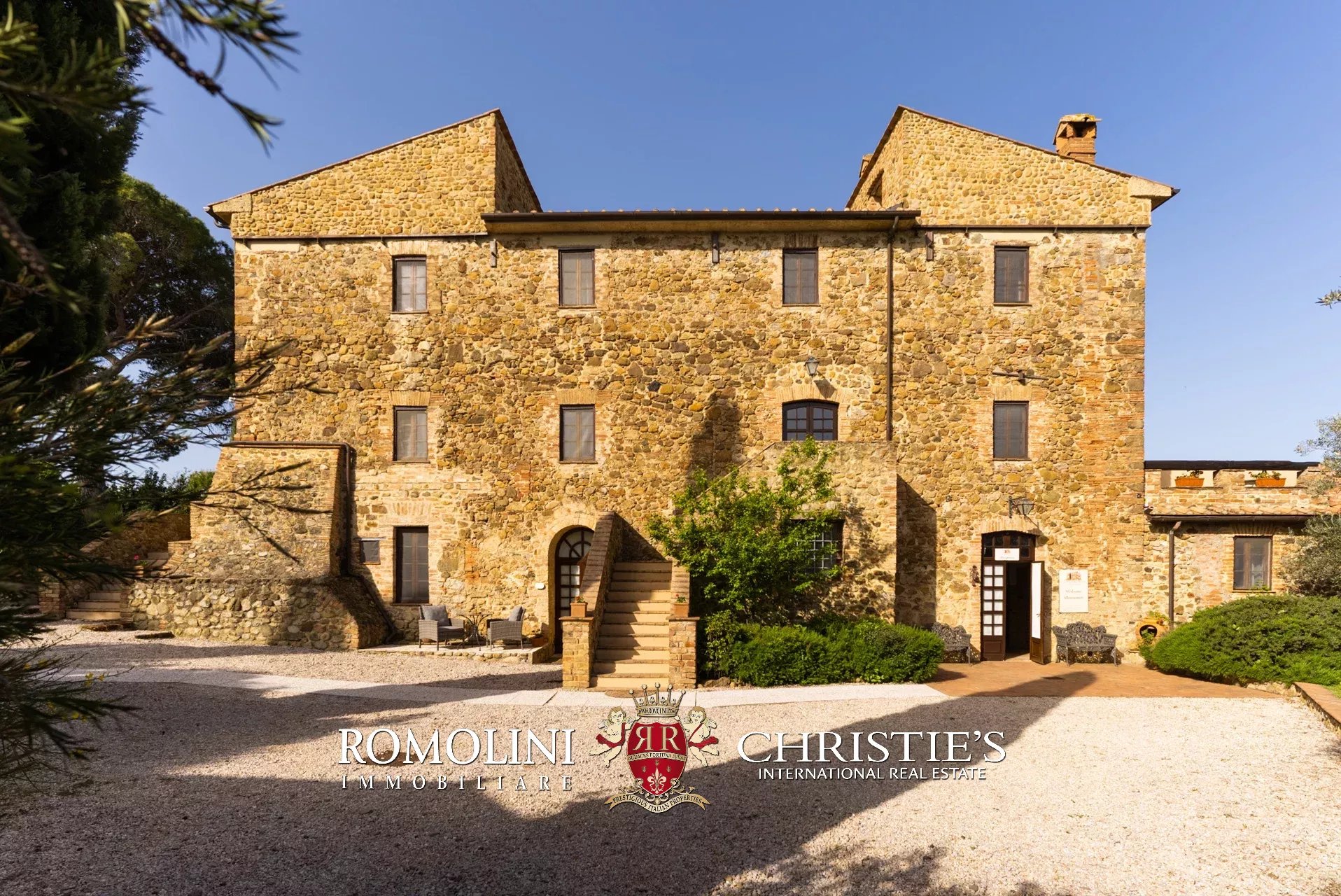 13 Bedroom Villa/Townhouse's Image 24