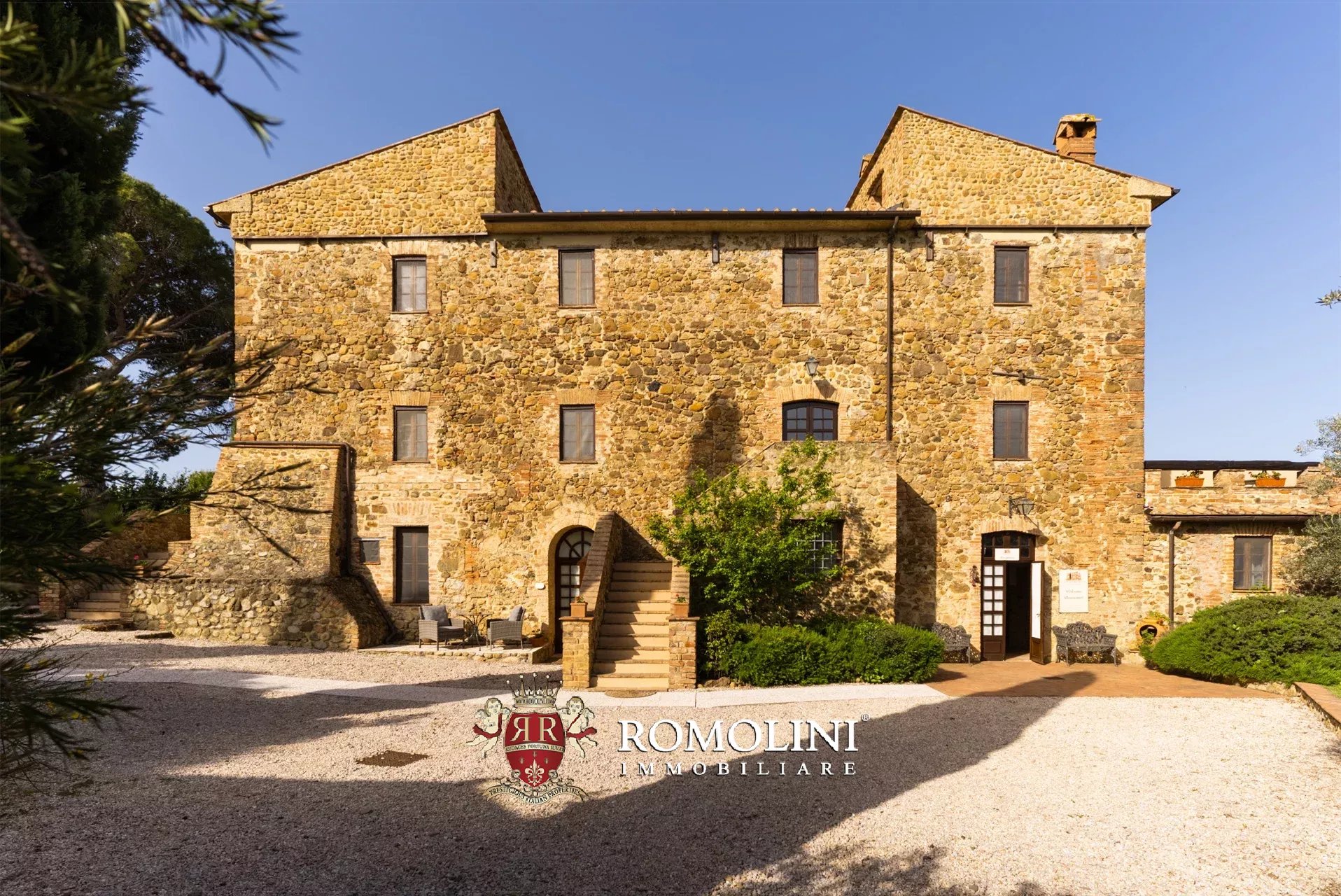 13 Bedroom Villa/Townhouse's Image 24