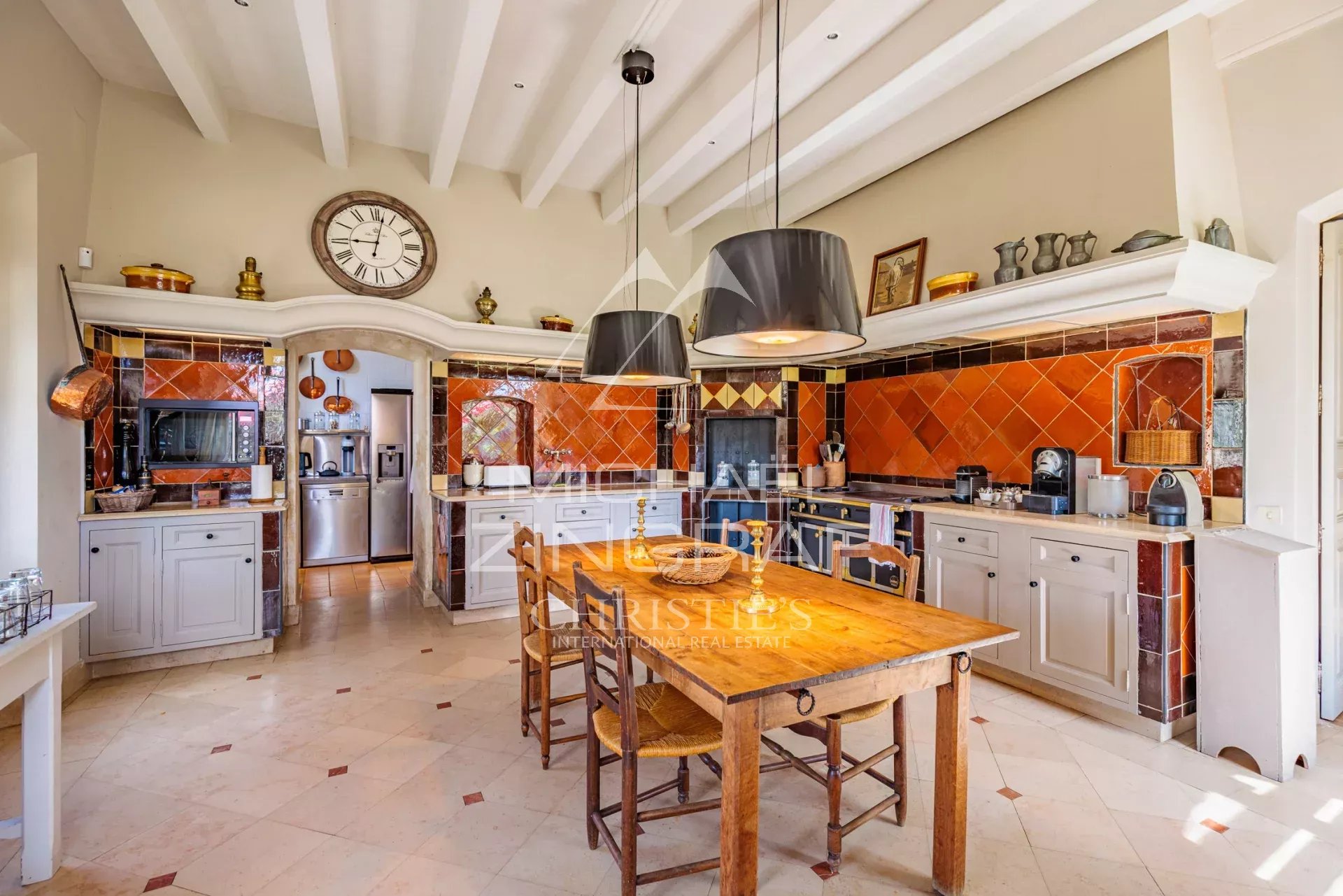 13 Bedroom Villa/Townhouse's Image 8