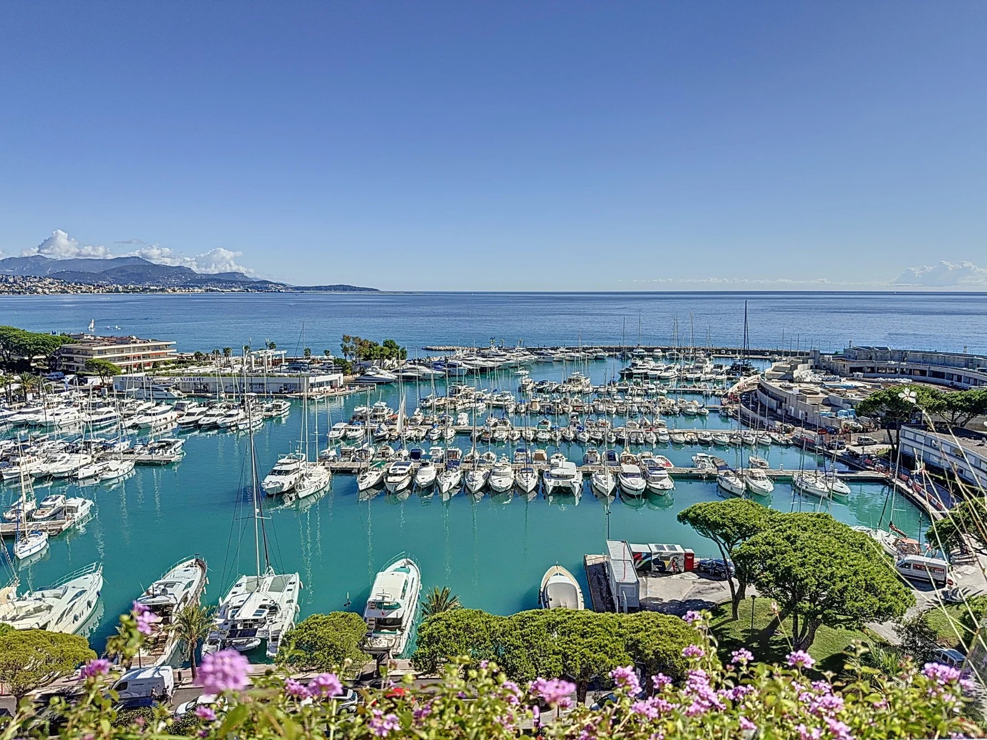 Sale Apartment Villeneuve-Loubet Marina Baie des Anges