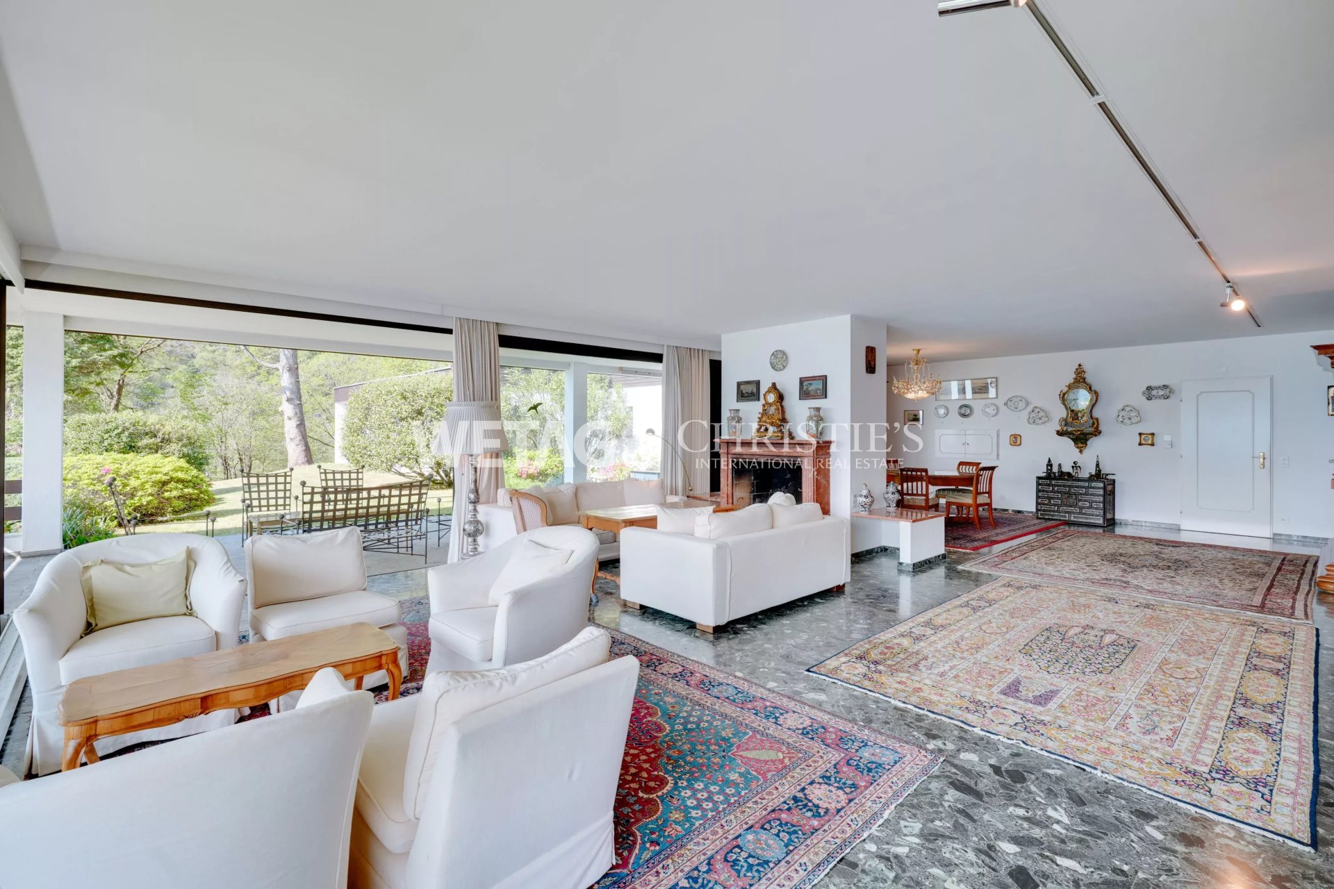 6 Bedroom Villa/Townhouse's Image 7
