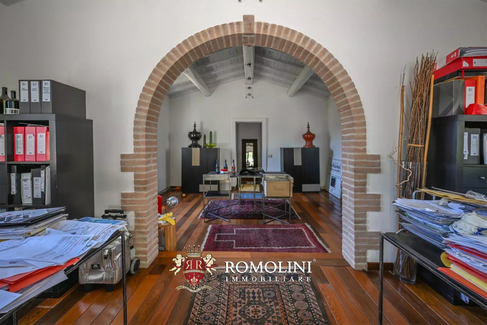 6 Bedroom Vineyard's Image 9