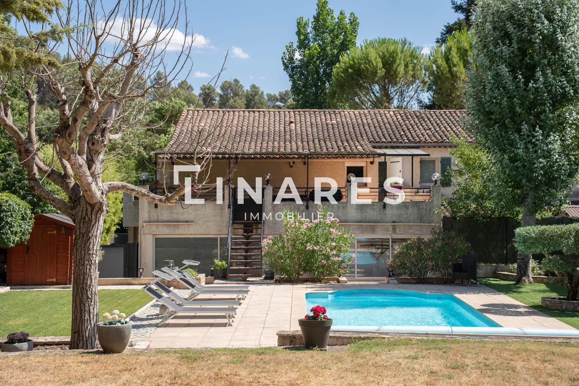 La CEZANNE - Maison divisée de 189m2 -  Terrain 1100m2 - 13100 Le Tholonet