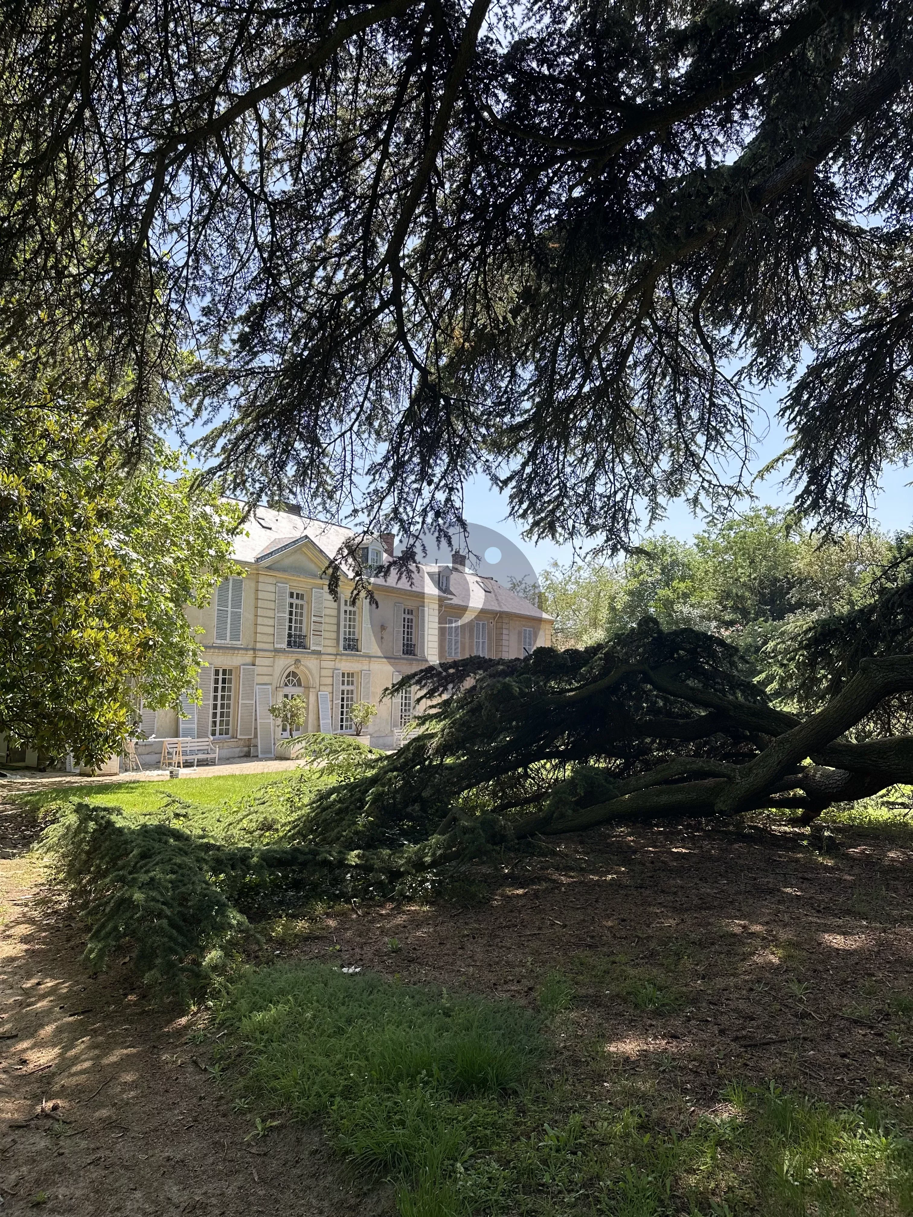 location-maison-8-pieces-verrieres-le-buisson-87104583