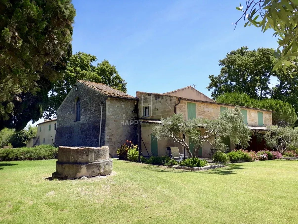 Charming farmhouse in the Arles countryside