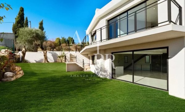 Contemporary Sea View Villa Vallauris | Modern Family Estate — photo 3