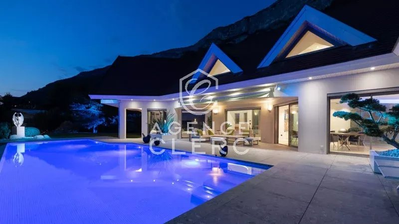 5 Bedroom Villa/Townhouse's Image 5