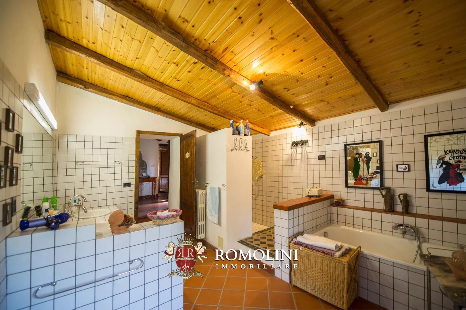 7 Bedroom Villa/Townhouse's Image 34