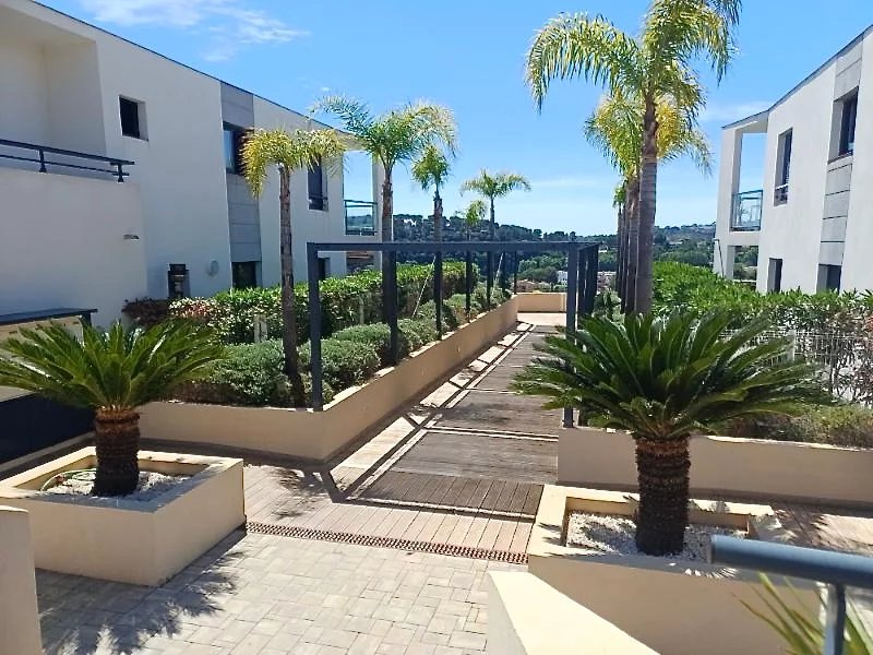 CAGNES SUR MER - L'HUBAC - DERNIER ETAGE