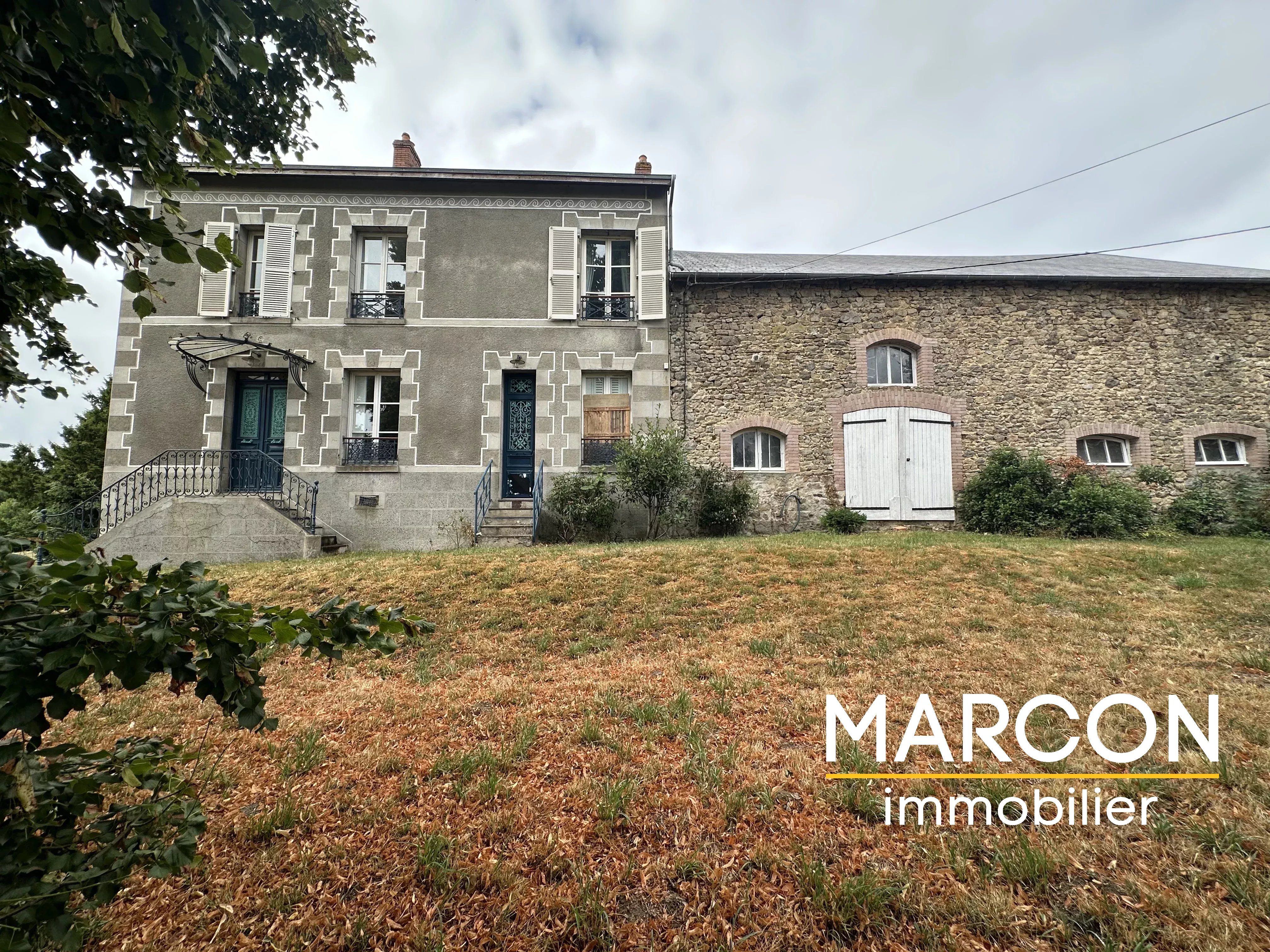 Grande maison de campagne