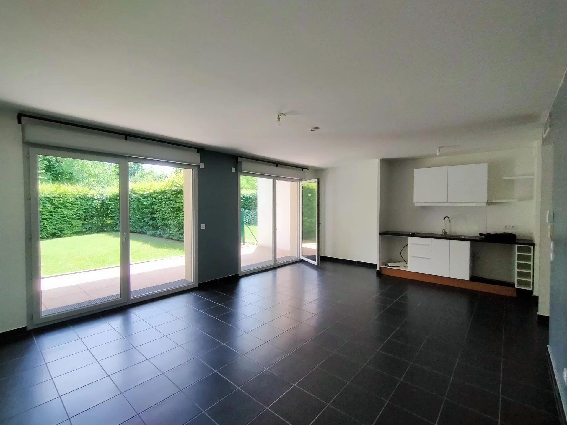 482322 Location Albigny-sur-Saône