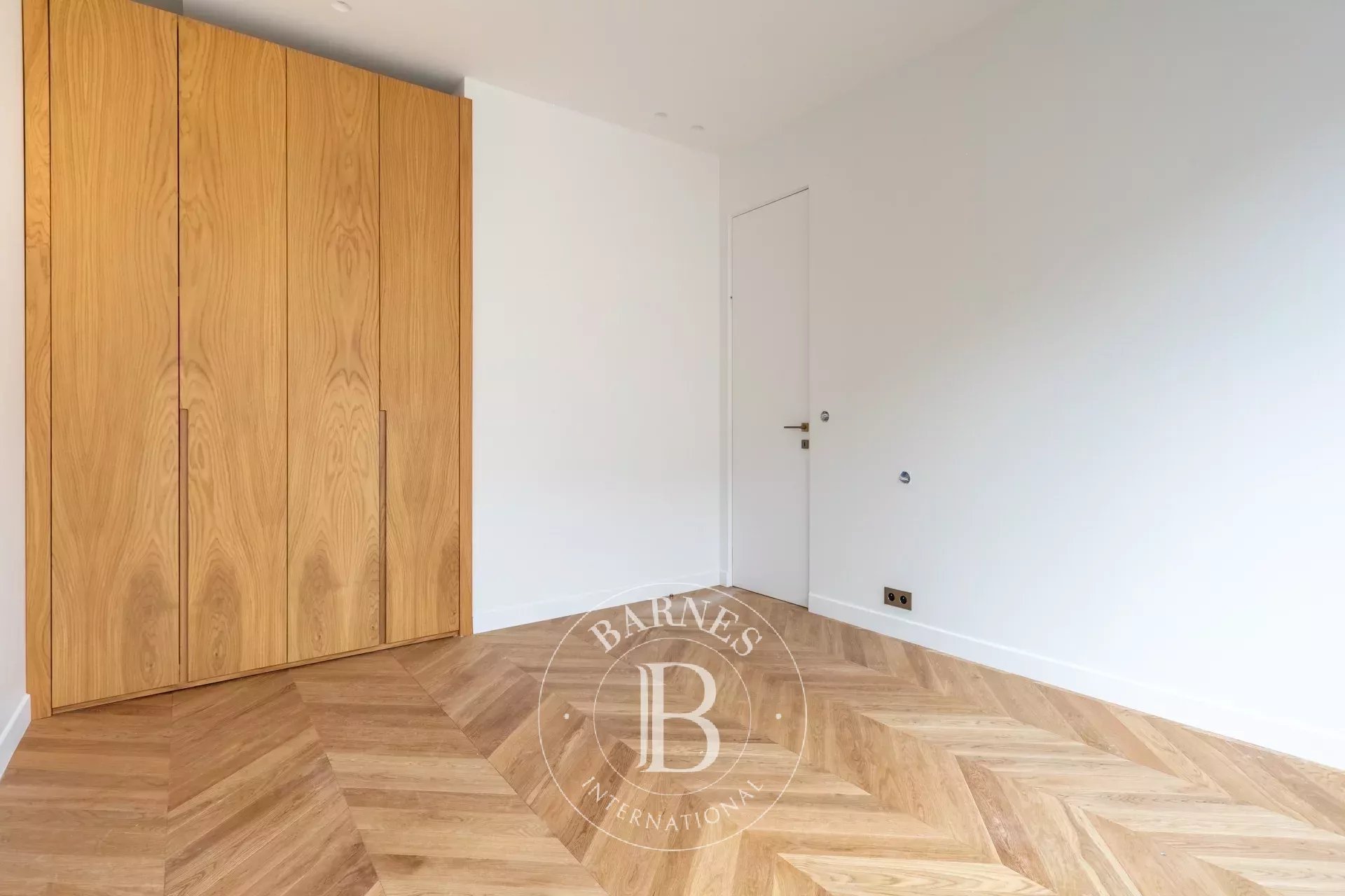 Paris  - Apartment 4 Bedrooms - picture 9