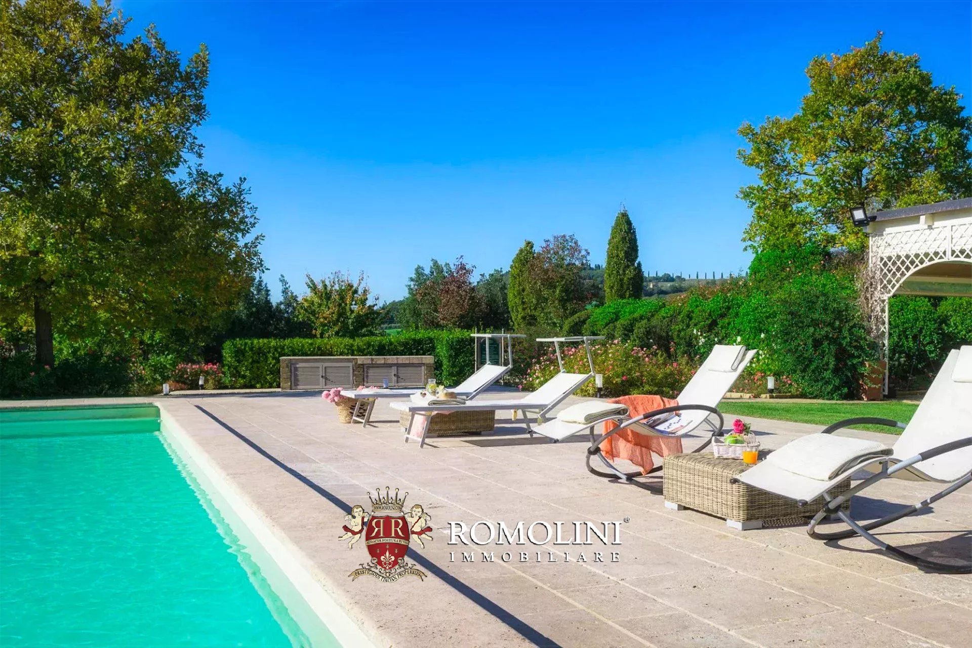 9 Bedroom Villa/Townhouse's Image 34