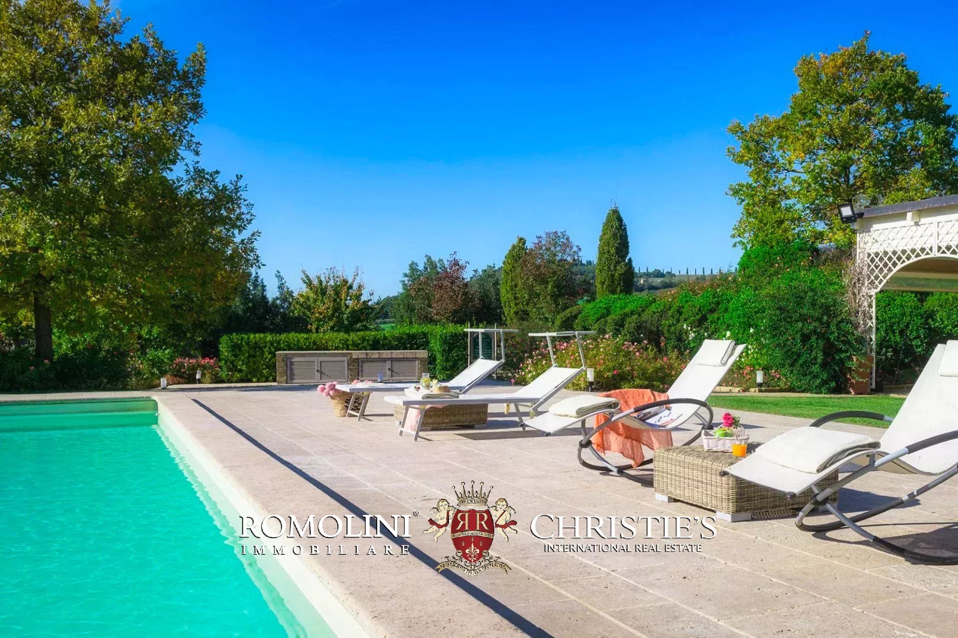 9 Bedroom Villa/Townhouse's Image 34