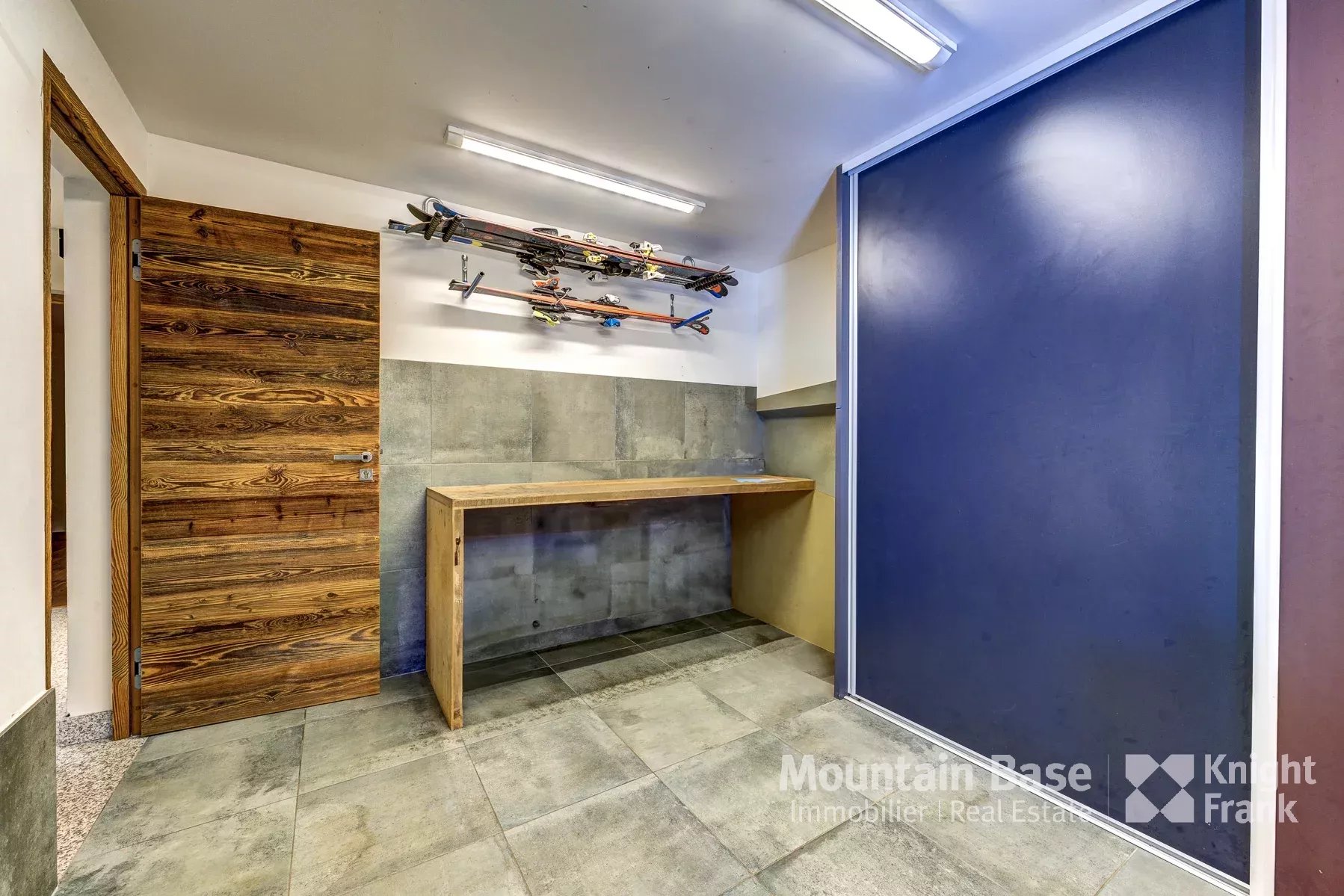 Photo of A newly built 4-bedroom chalet at the foot of Les Planards ski area.