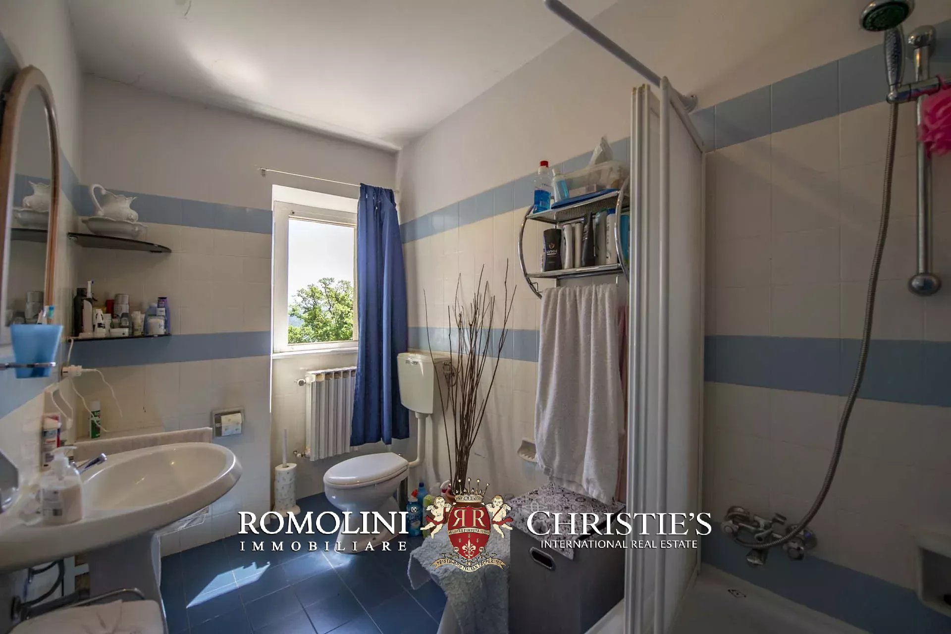 MANOR HOUSE FOR SALE IN CAPRESE MICHELANGELO, TUSCANY