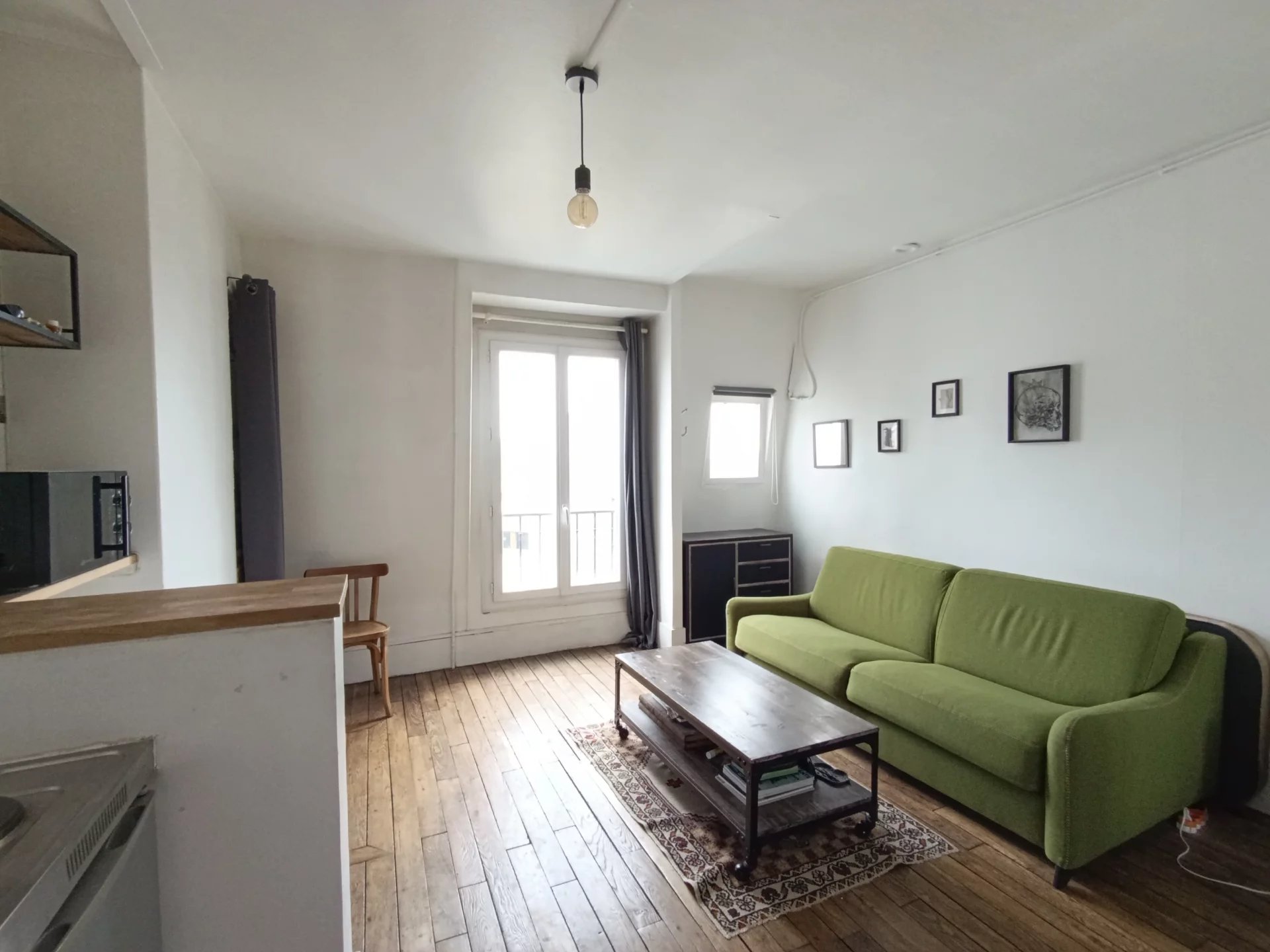 Studio lumineux avec vue dégagée