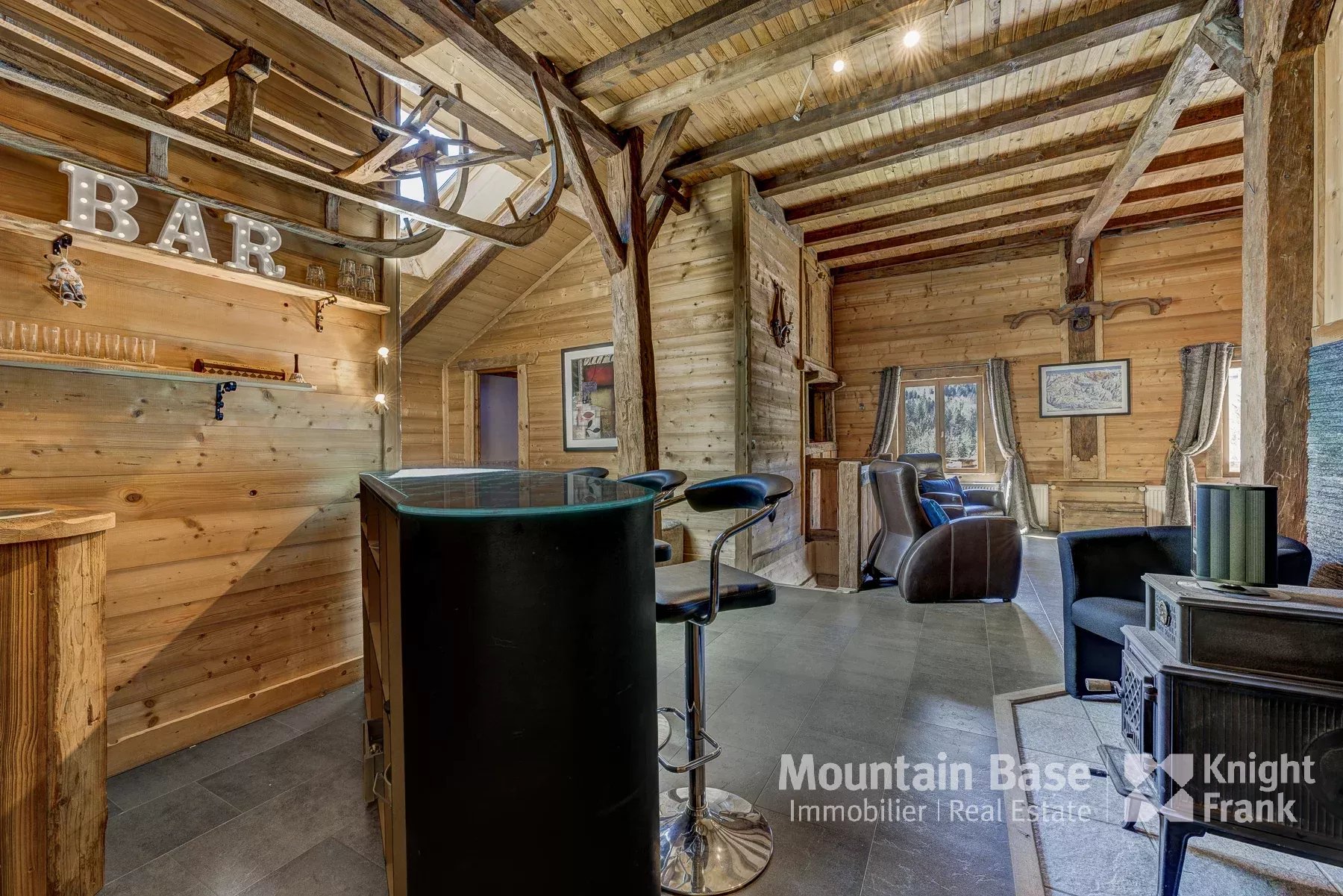 Photo of Renovated 6-Bedroom Farmhouse with Separate Apartment and Garden