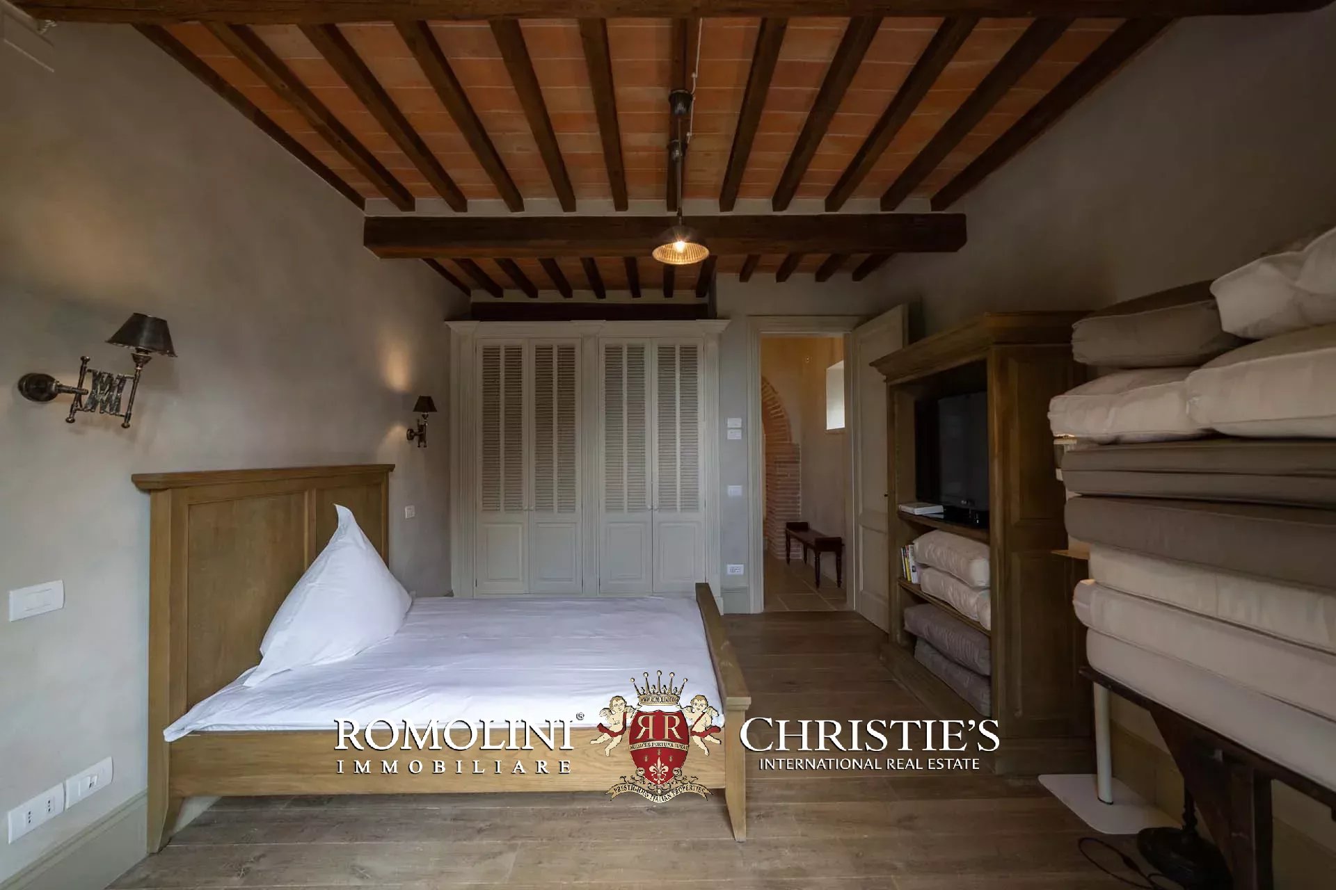 17 Bedroom Villa/Townhouse's Image 112