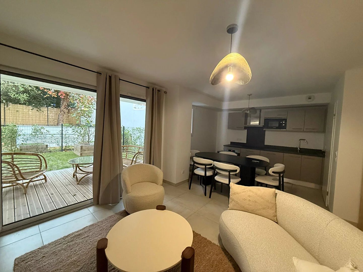 Appt T3  vaste jardin COTE PAVEE  / SAINT EXUPERY.