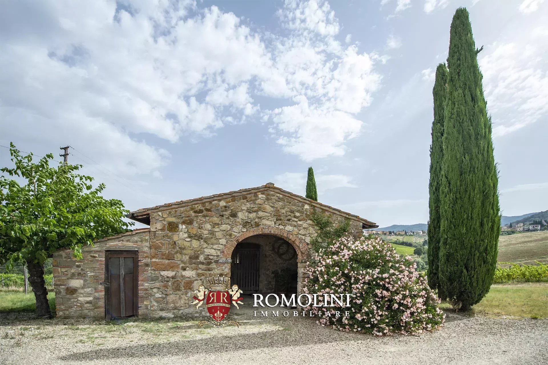 6 Bedroom Vineyard's Image 10