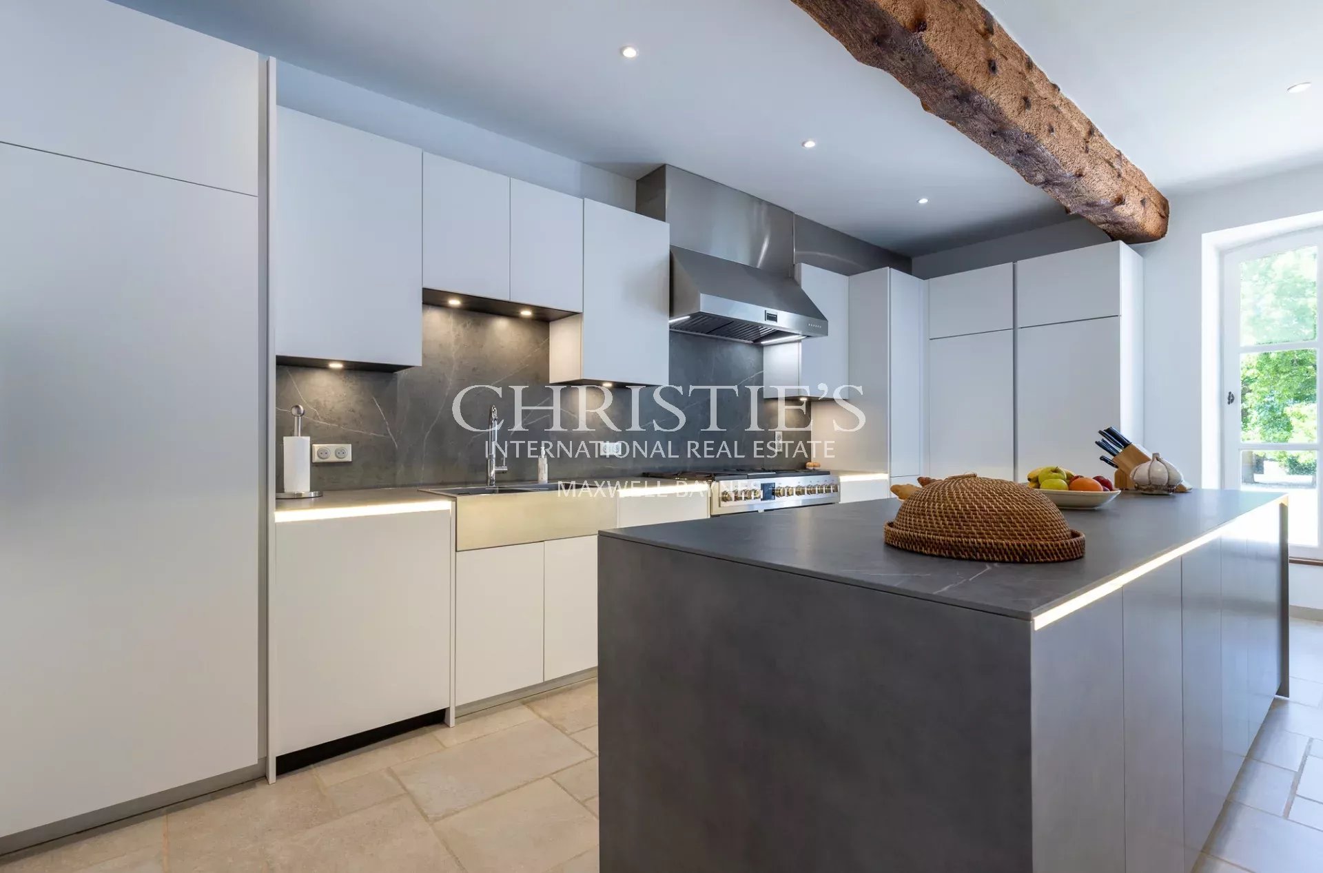 5 Bedroom Villa/Townhouse's Image 7