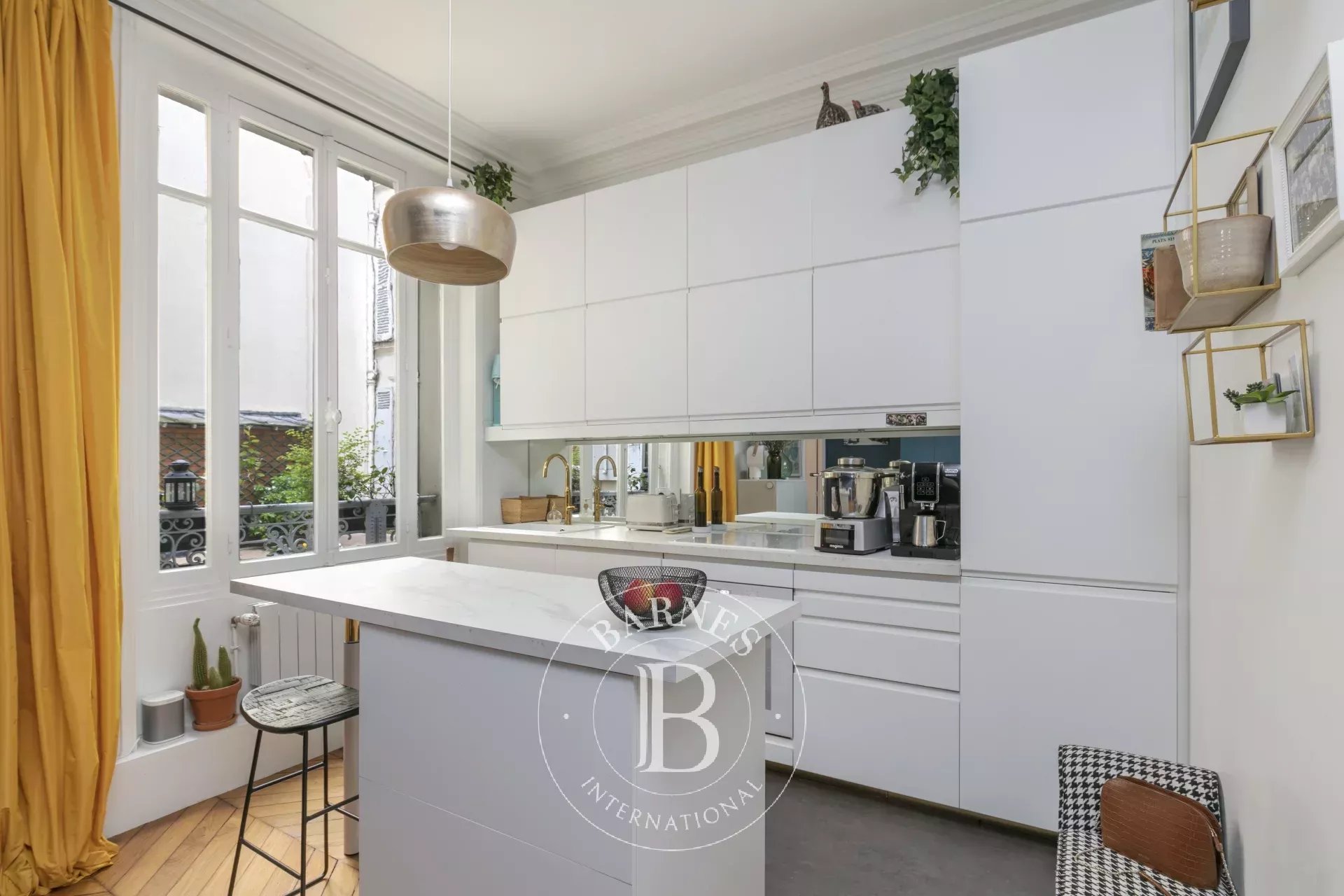 Exclusive - Neuilly-Town Hall- 3-bed apartment - Period charm - Possible office space. - picture 7