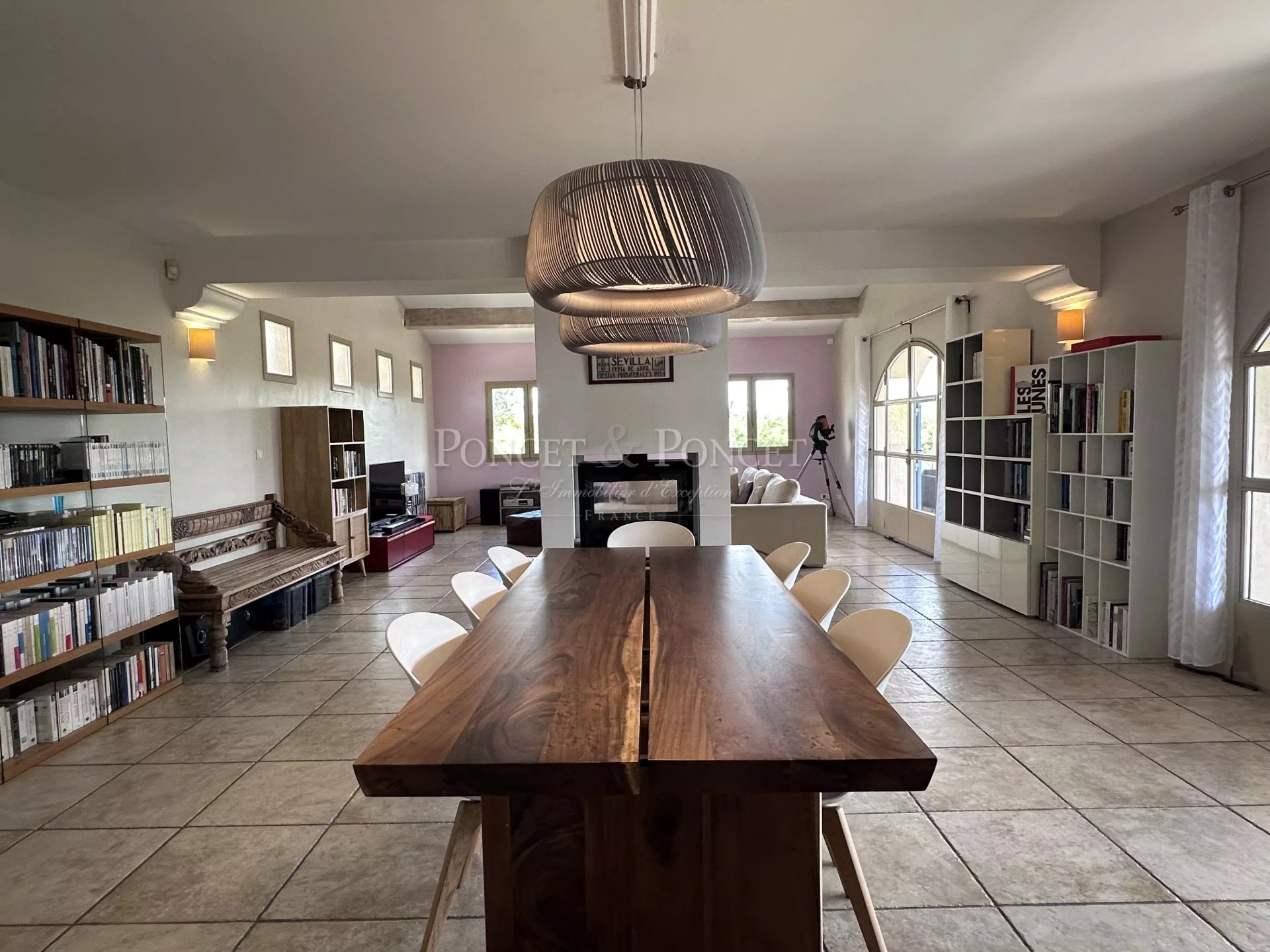 6 Bedroom Vineyard's Image 8