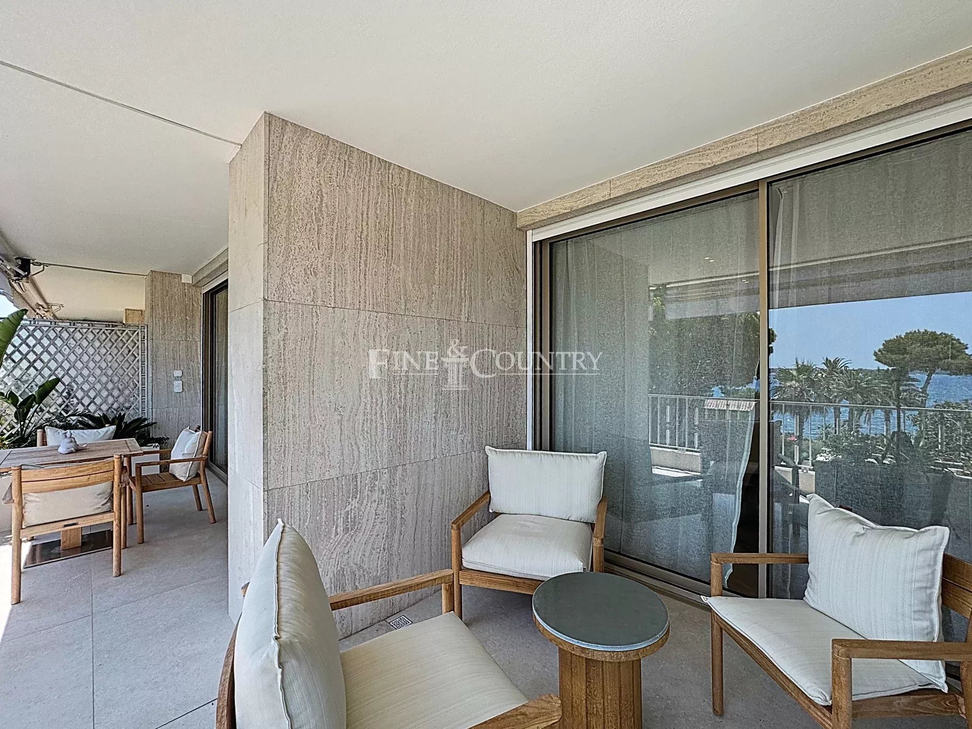 Photo of 3 BEDROOM APPARTEMENT FOR SALE CANNES PALM BEACH