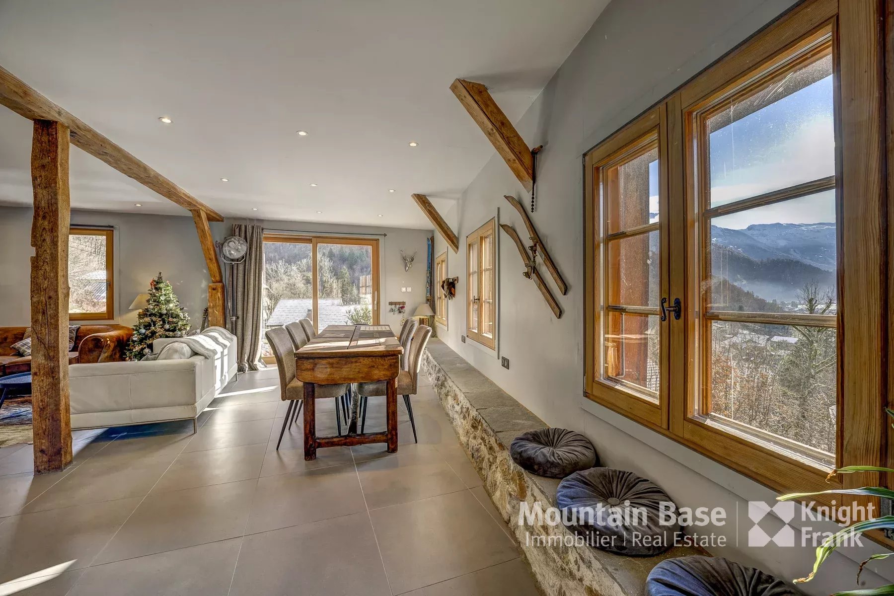 Photo of Beautiful 4 bedroom chalet in Samoëns