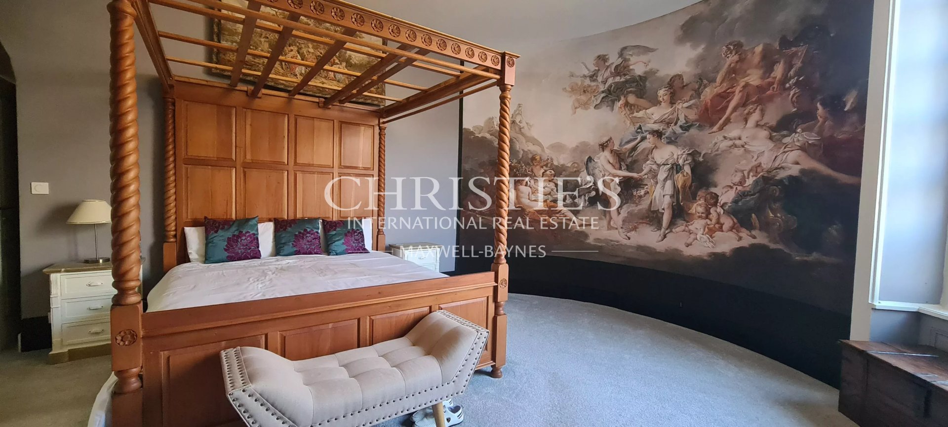 10 Bedroom Chateau's Image 19