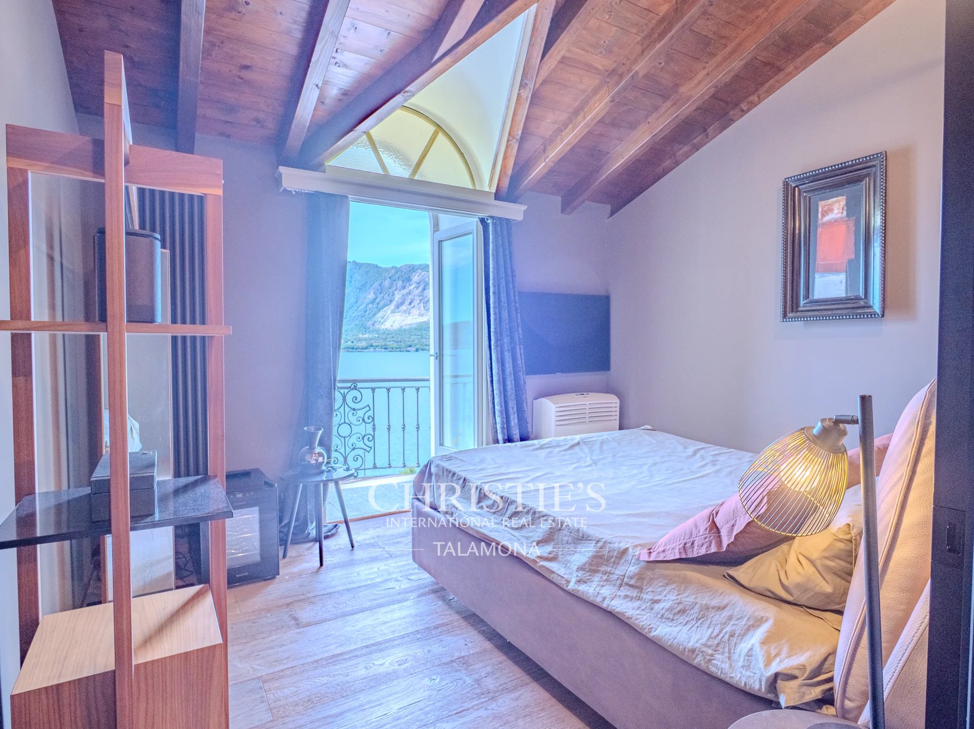 6 Bedroom Villa/Townhouse's Image 41