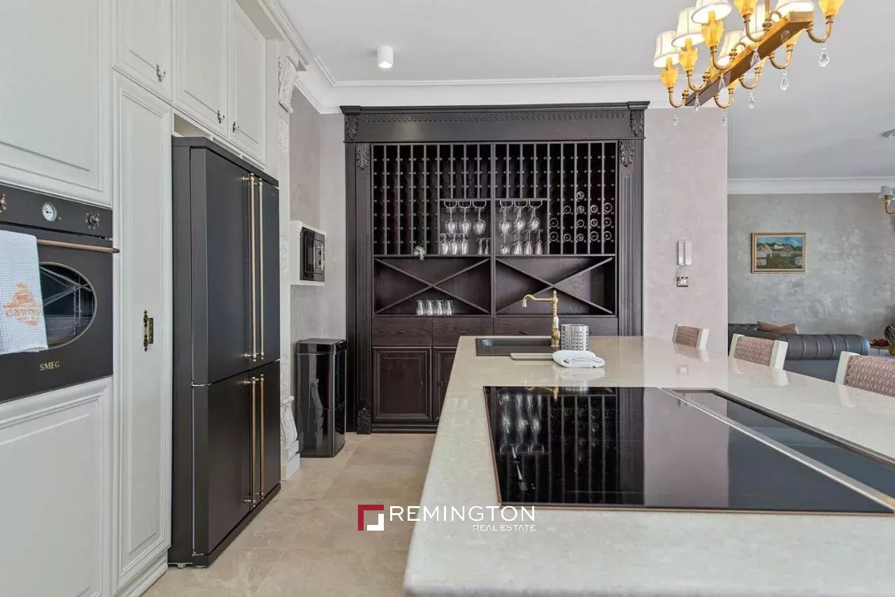 5 Bedroom Villa/Townhouse's Image 13