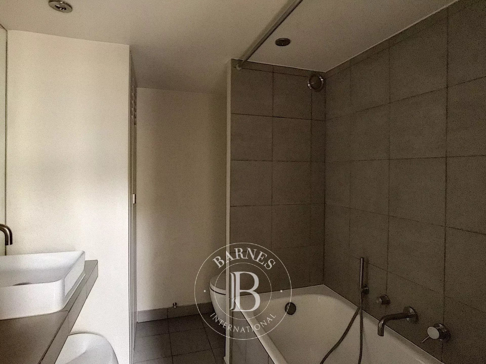 Daire Paris 8ème - picture 8