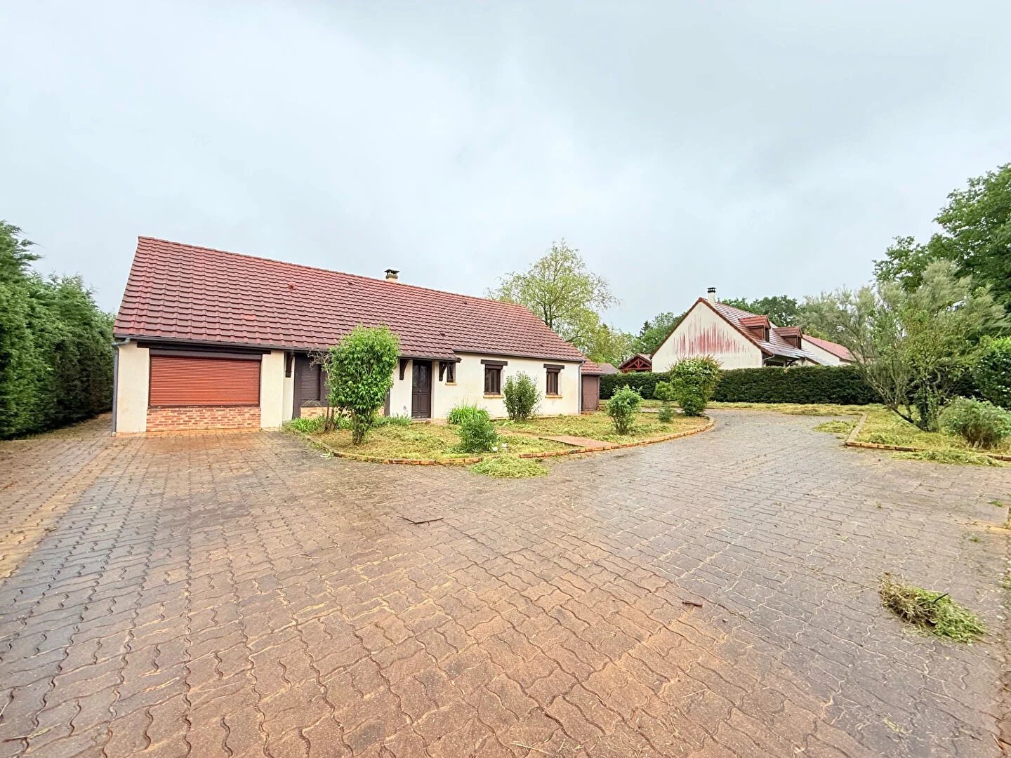 SAINT ELOY DE GY Maison 9 pièces, 225 m2
