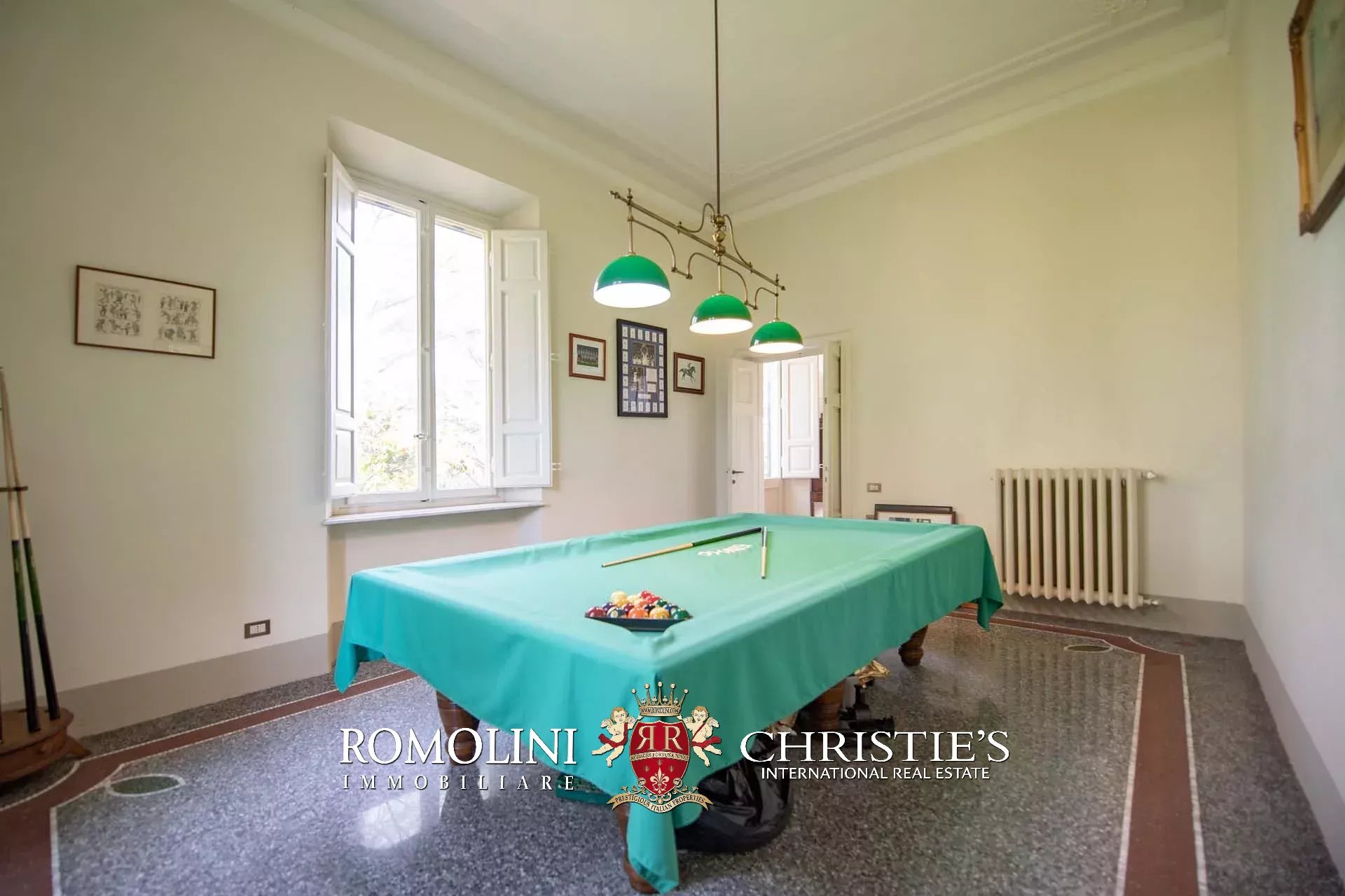 8 Bedroom Villa/Townhouse's Image 37