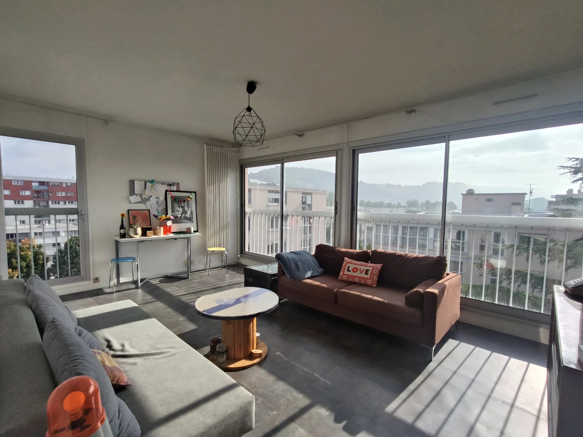 Appartement 2 pièces 55m² Appartement 2 pièces 55m²