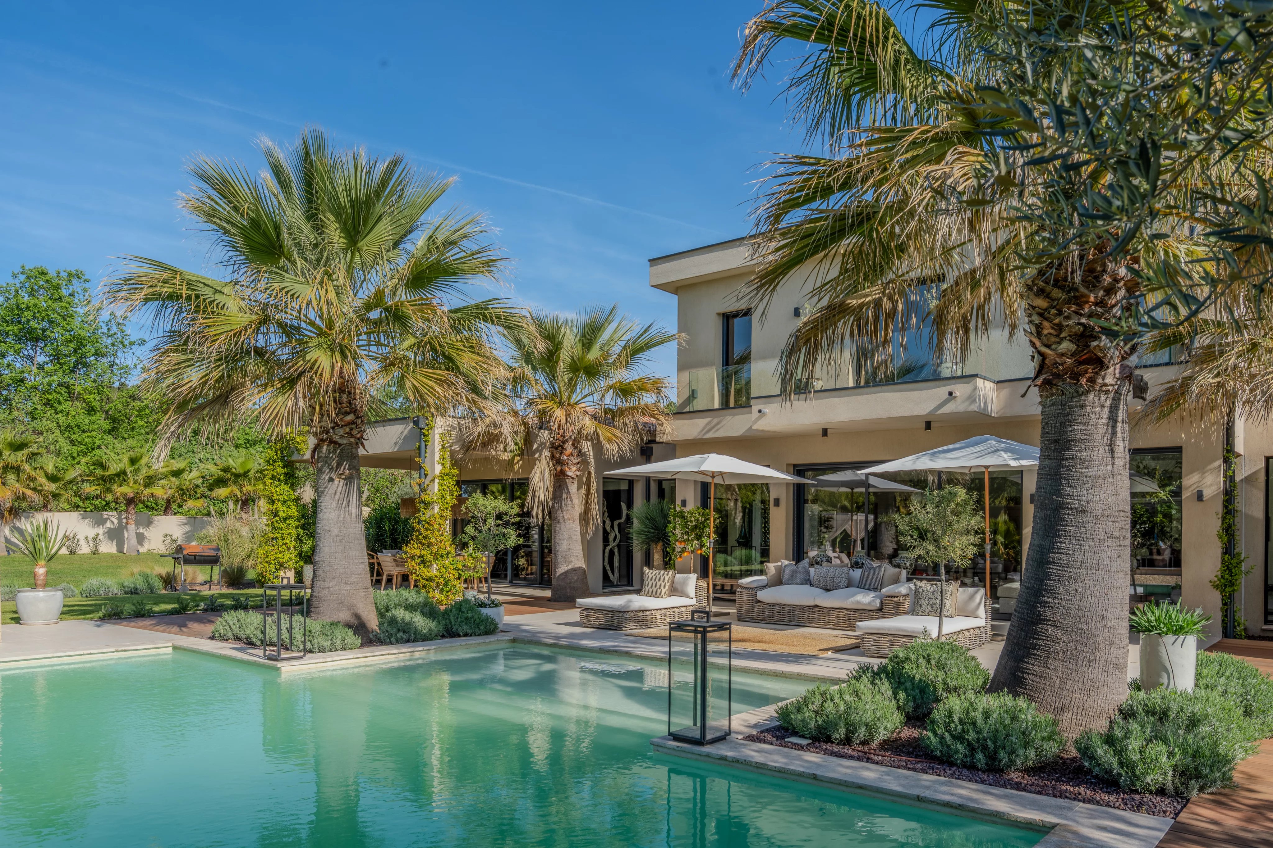 Lorgues: contemporary villa and quality amenities