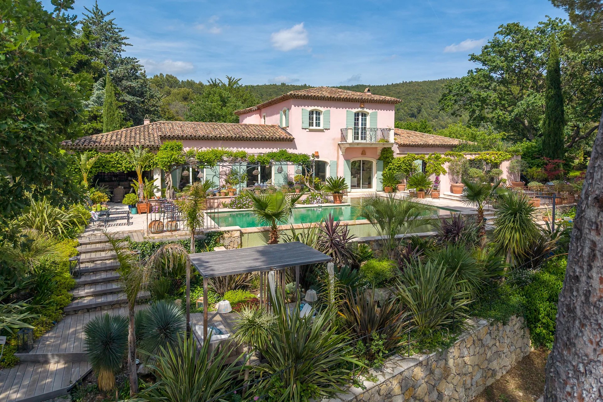 Exceptional charming estate