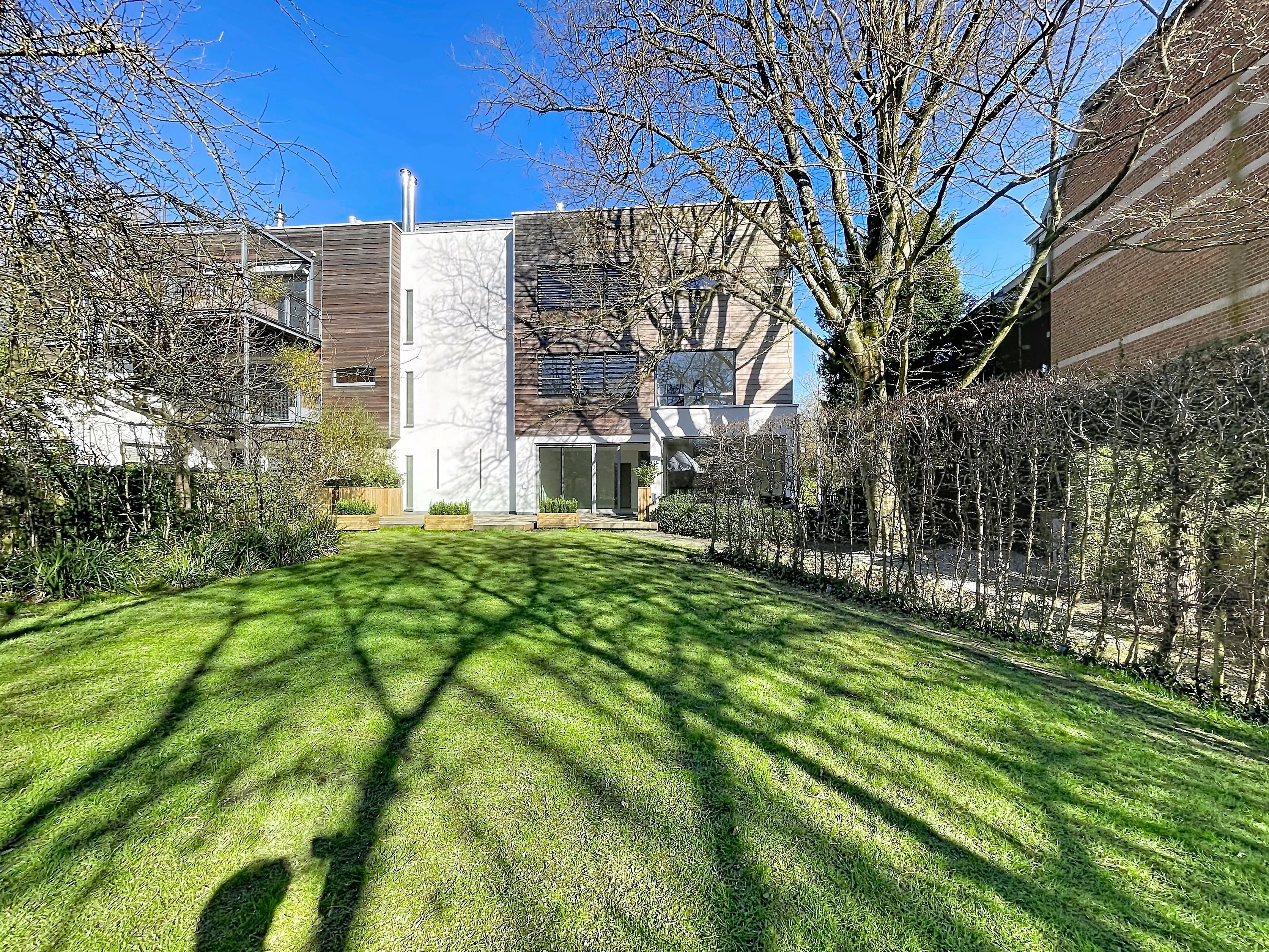Hamoir- Maison darchitecte rénovée et baignée de lumière
